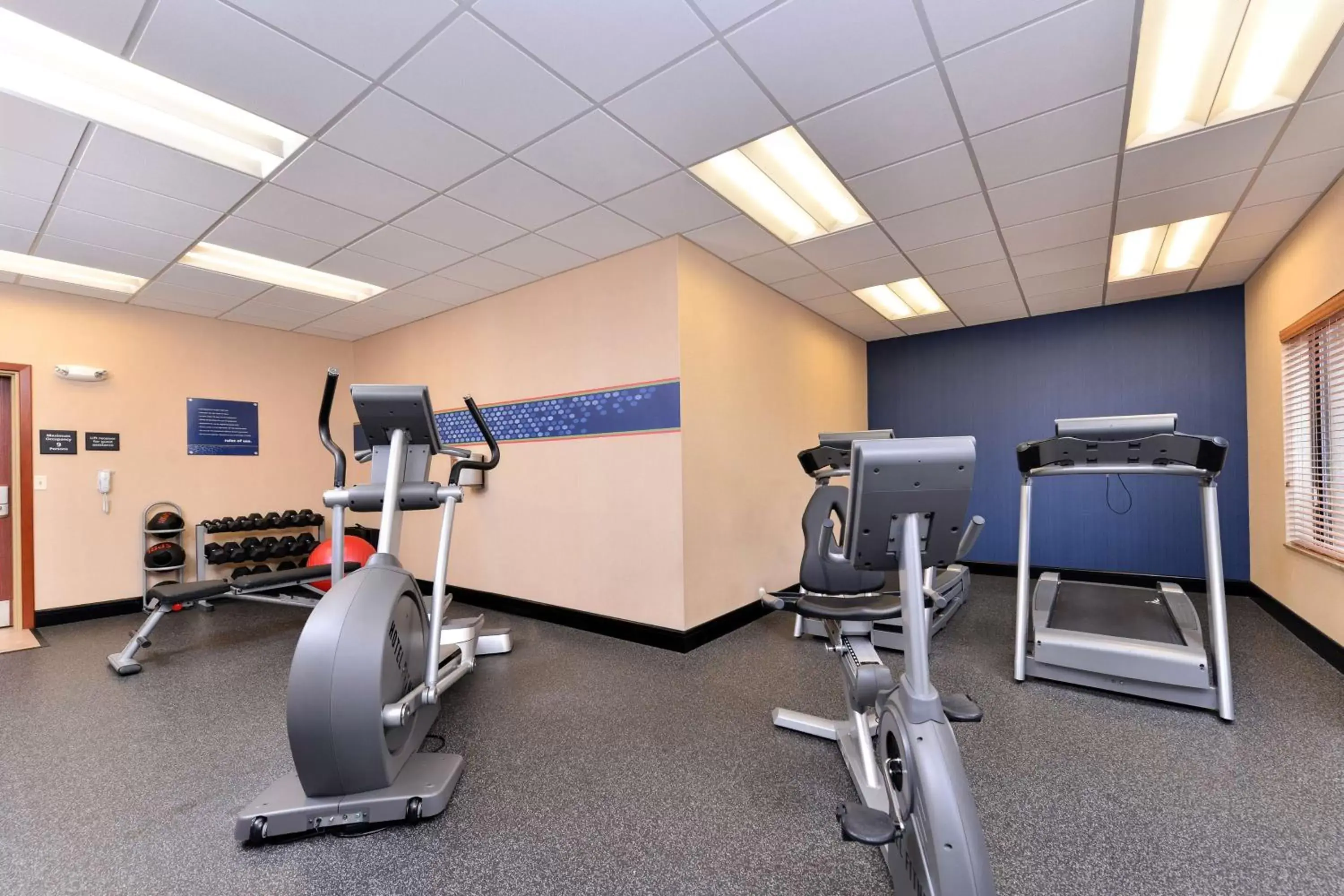 Fitness centre/facilities in Hampton Inn Evanston Fitness centre/facilities in Hampton Inn Evanston