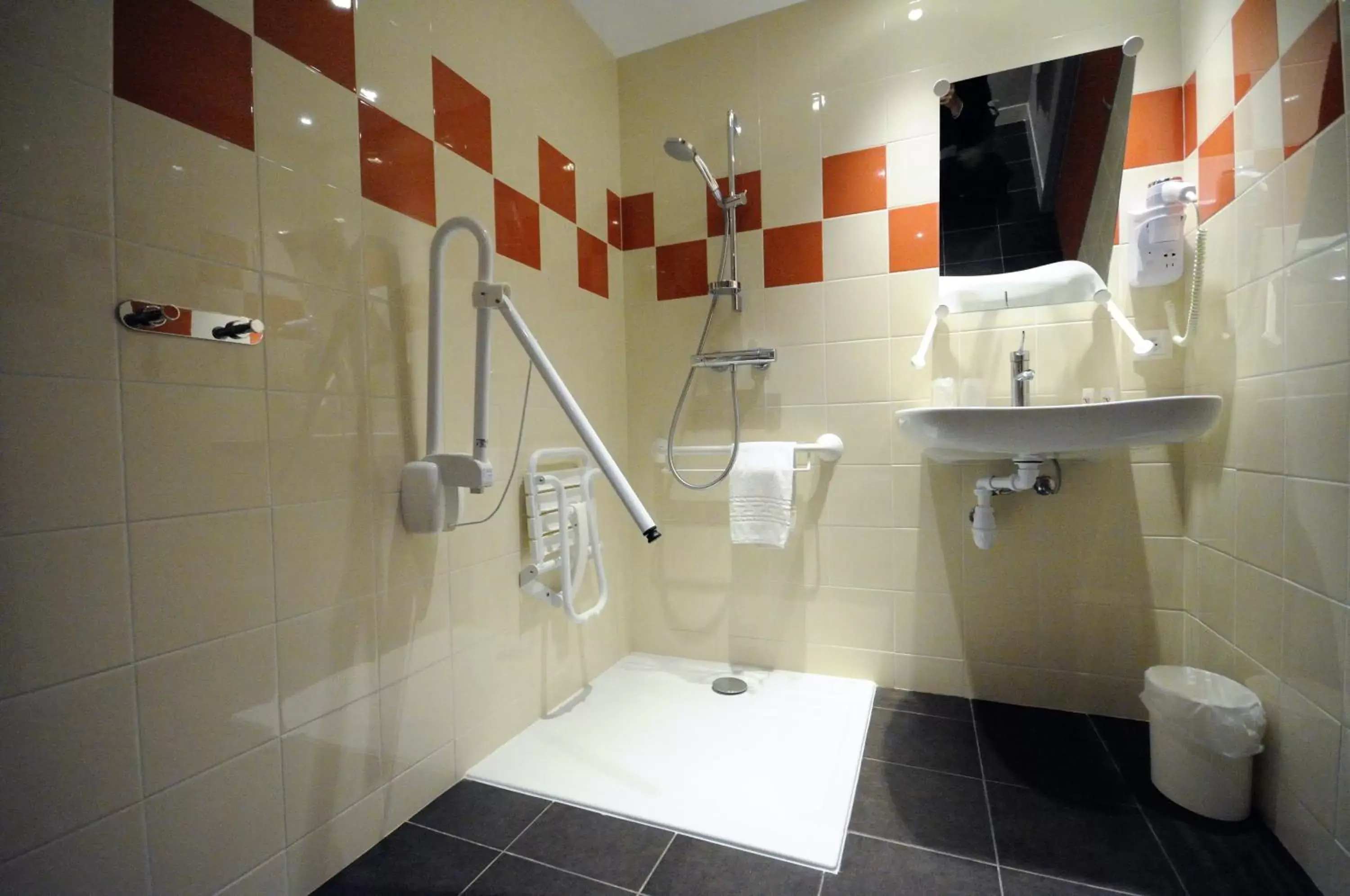 Bathroom in Hotel du Val Vert