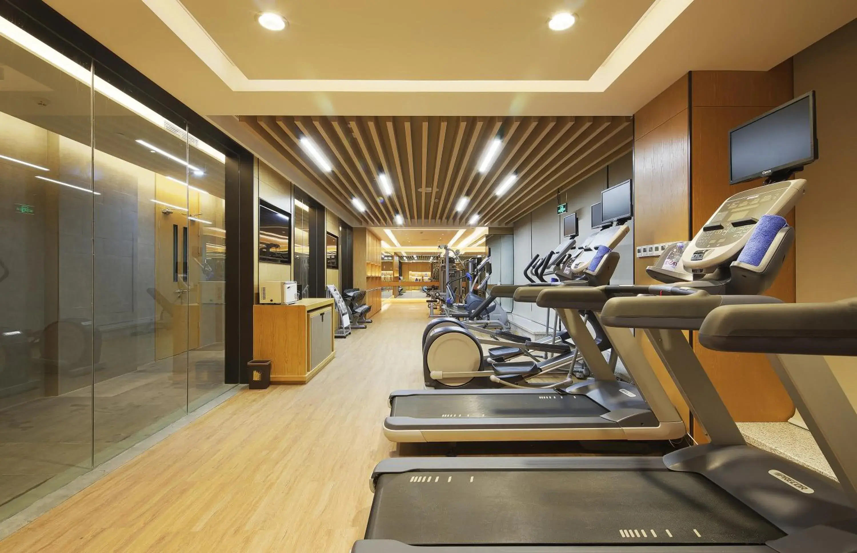 Fitness centre/facilities, Fitness Center/Facilities in Crowne Plaza Nanchang Wanli, an IHG Hotel