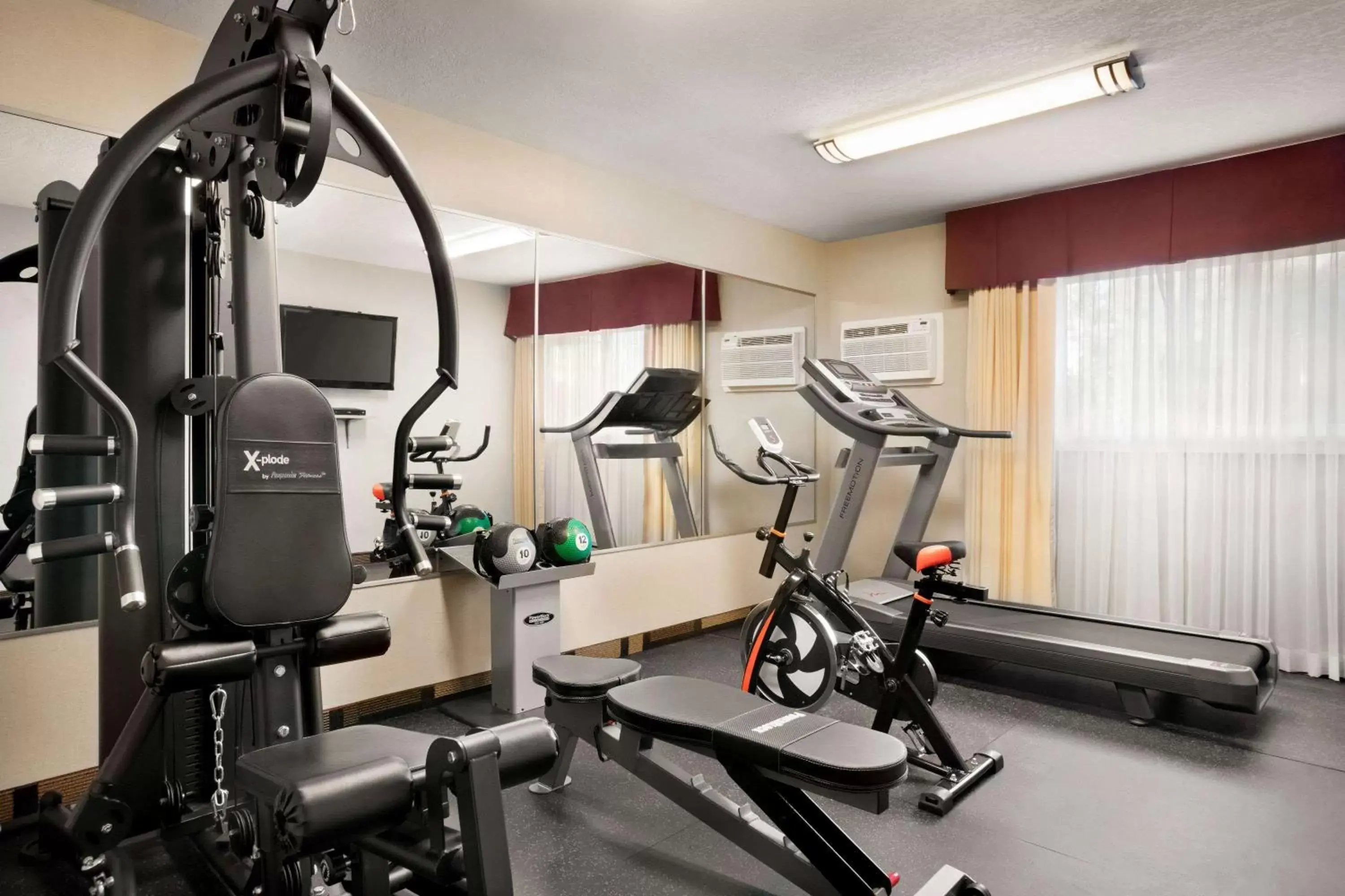 Fitness centre/facilities, Fitness Center/Facilities in Days Inn by Wyndham Sylvan Lake