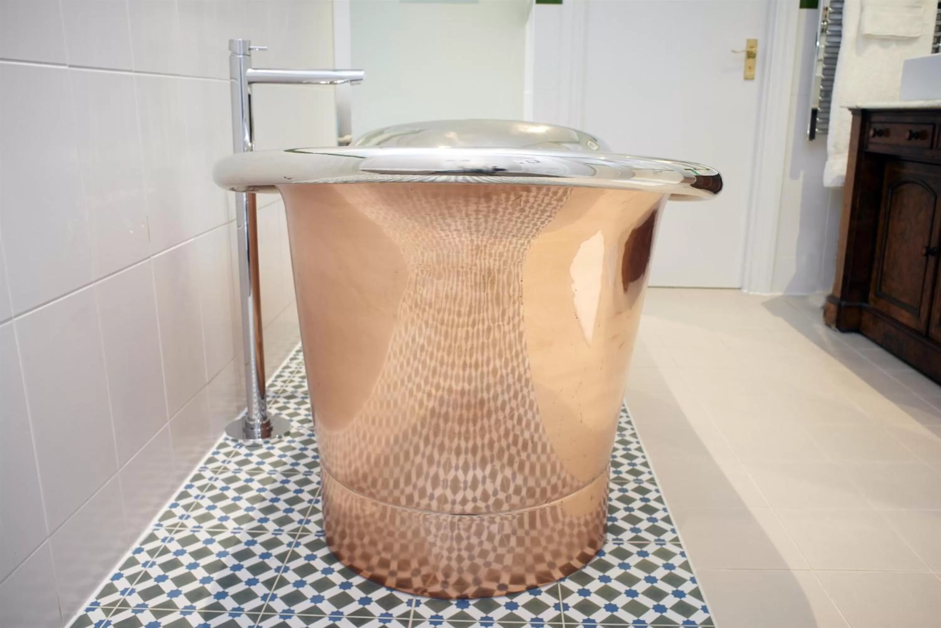 Bath in Embankment Hotel