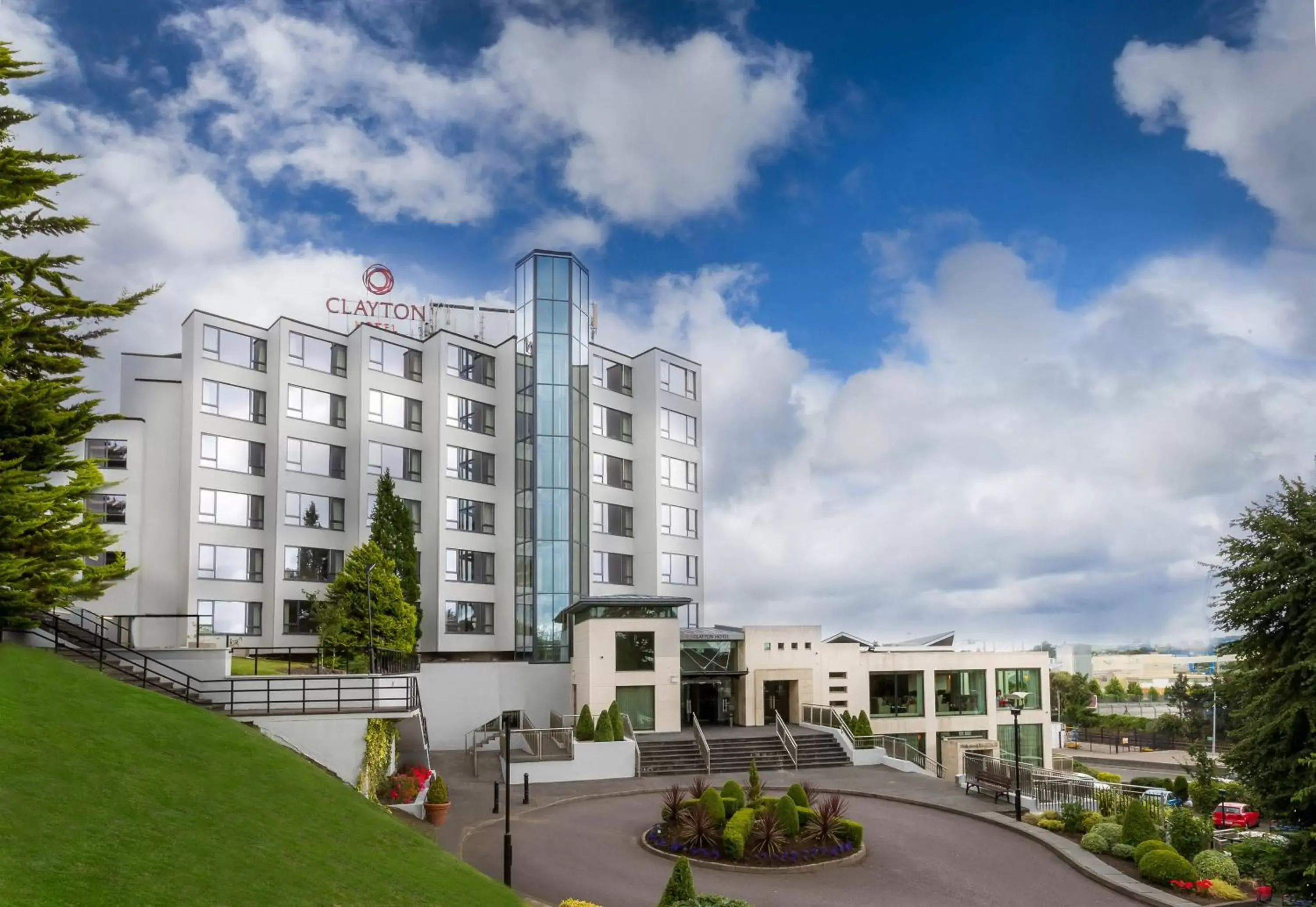 Facade/entrance, Property Building in Clayton Hotel Silver Springs