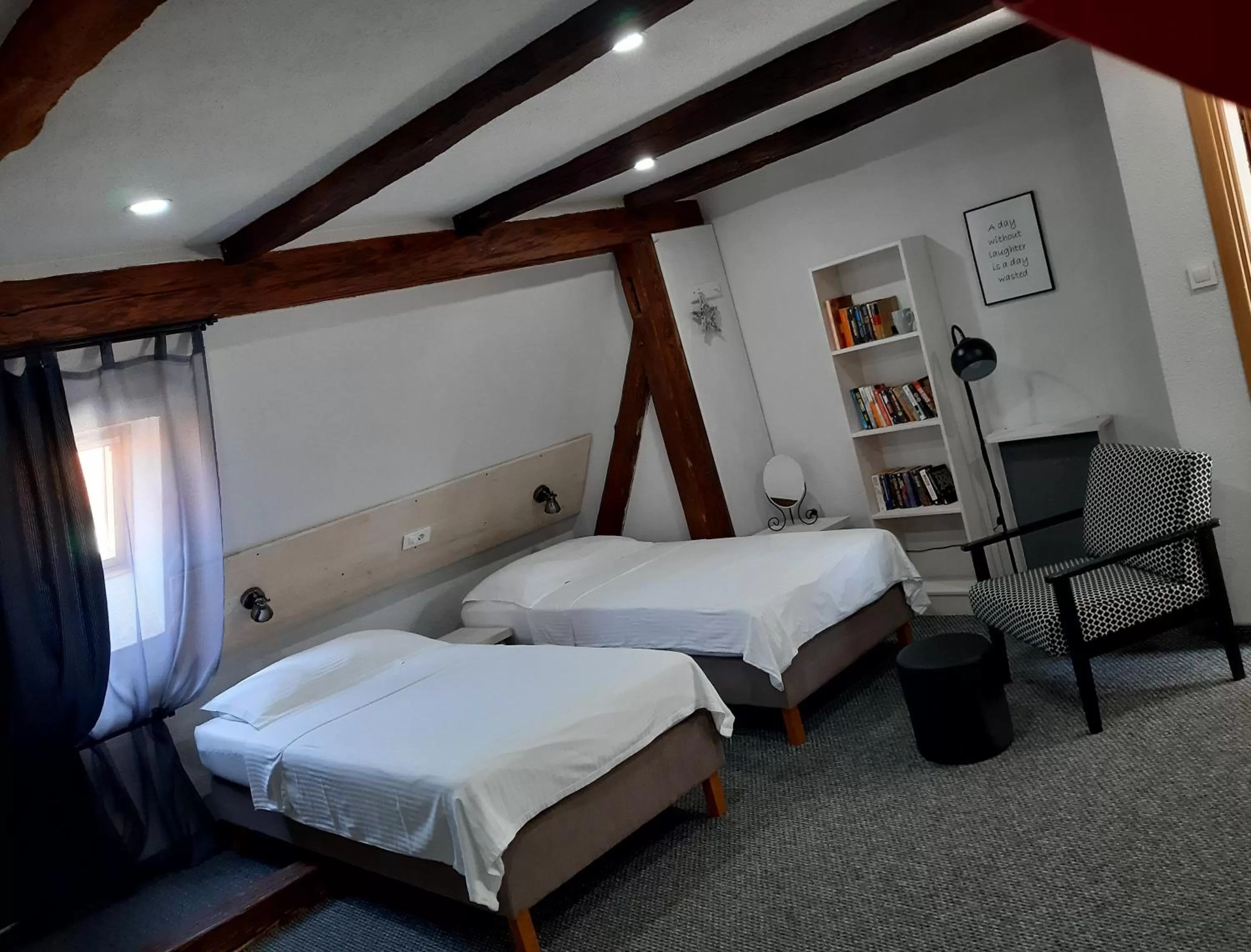 Property building, Bed in Maksimilian Osijek