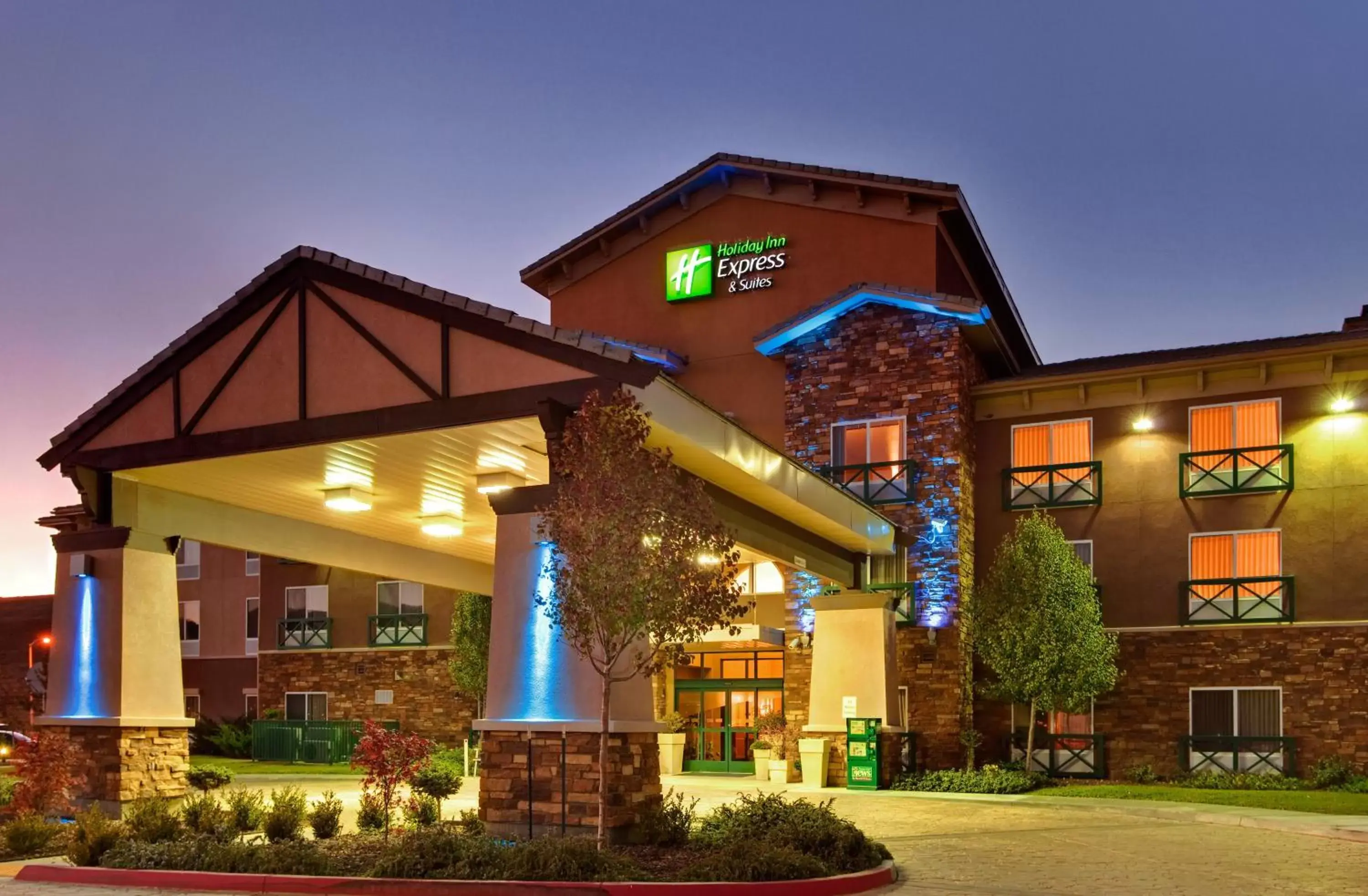Property building in Holiday Inn Express Tehachapi by IHG Property building in Holiday Inn Express Tehachapi by IHG