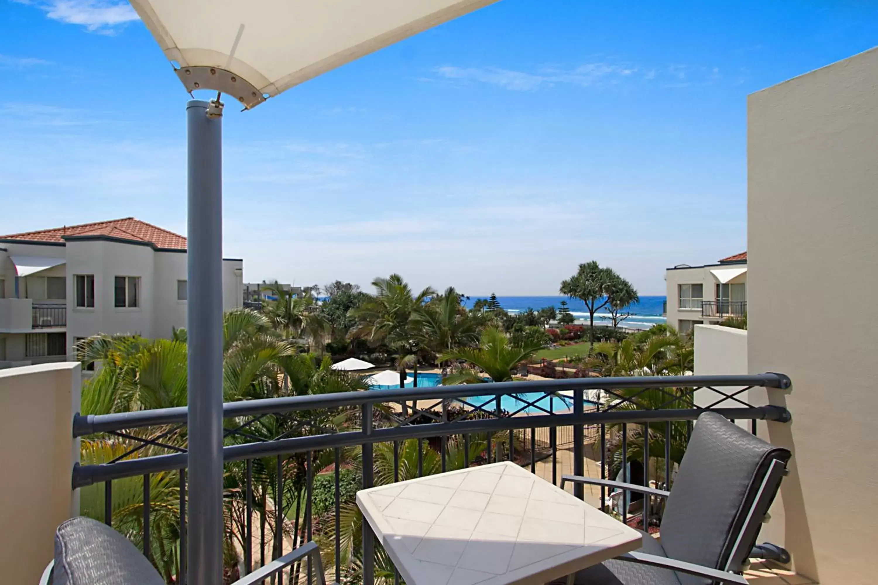 Balcony/Terrace in Golden Riviera Absolute Beachfront Resort