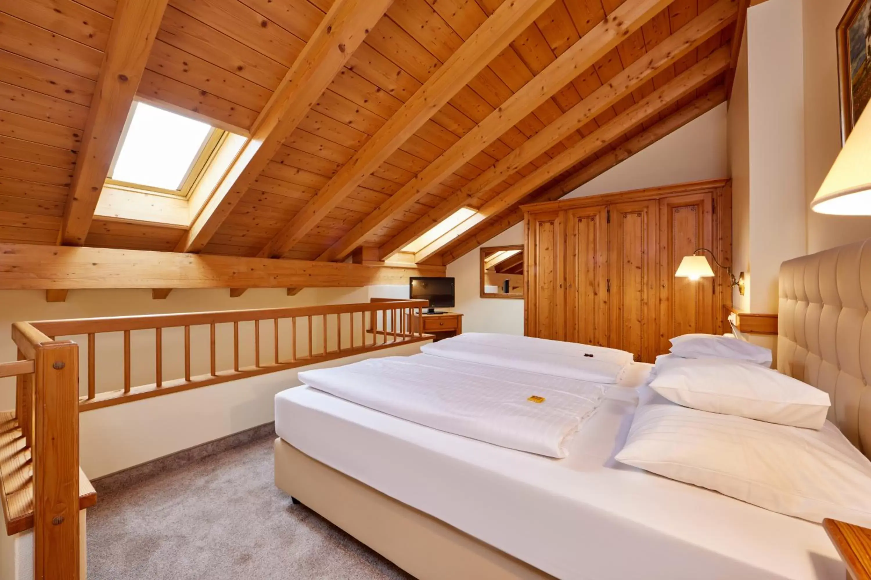 Bedroom, Bed in Hotel Zugspitze