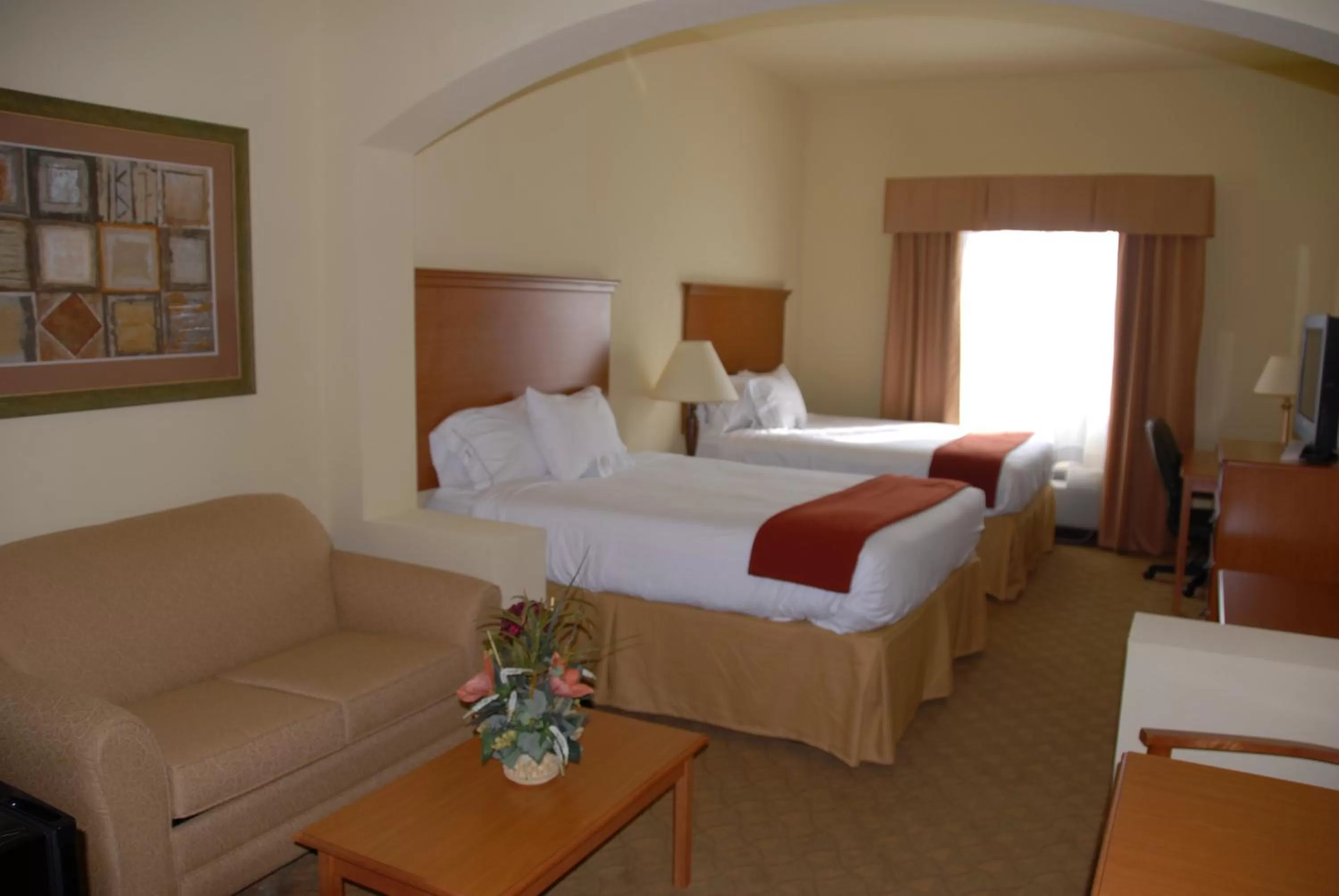 Photo of the whole room, Bed in Holiday Inn Express Hotel & Suites Zapata by IHG