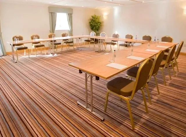 Business facilities in Bracken Court Hotel