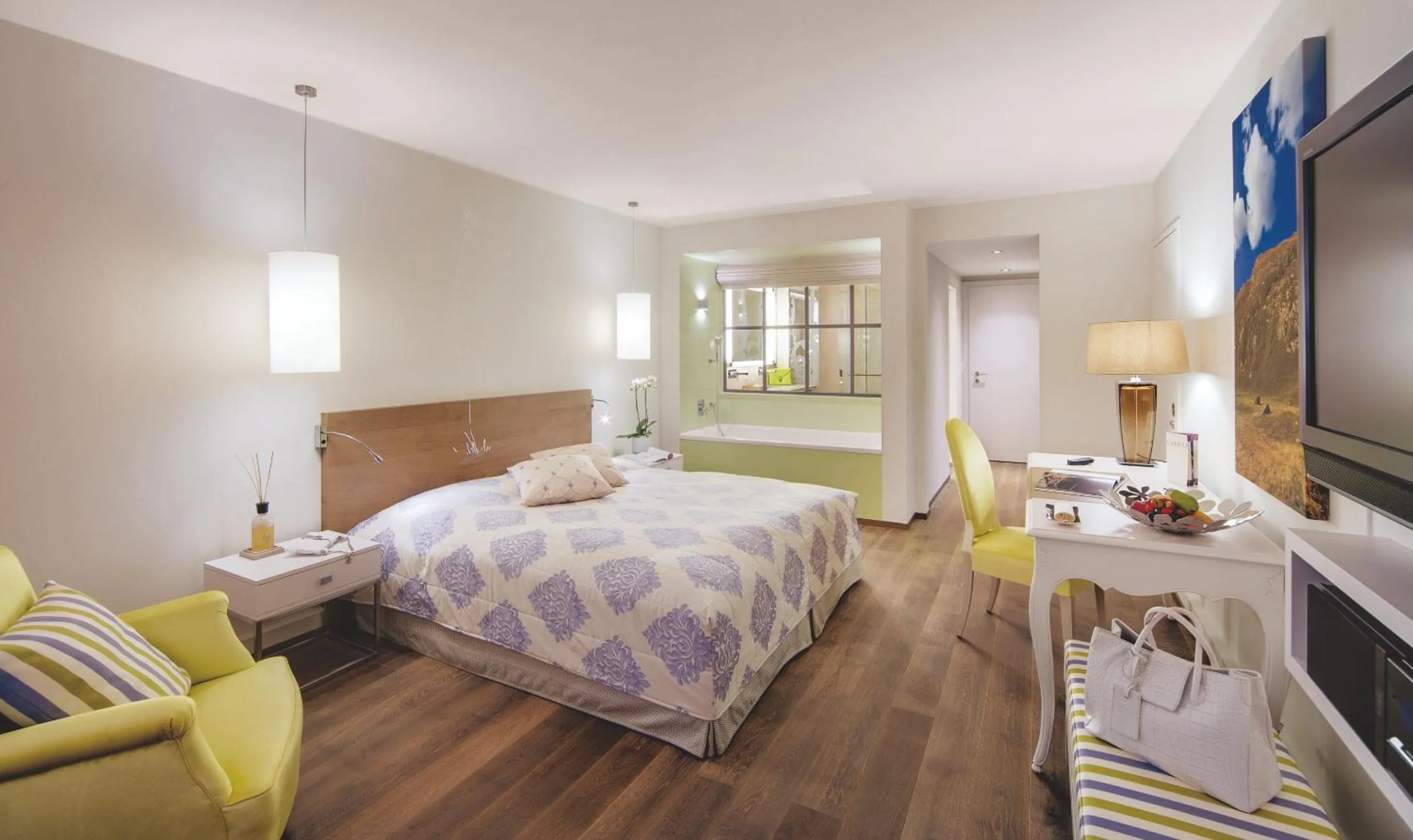 Photo of the whole room in Giardino Ascona