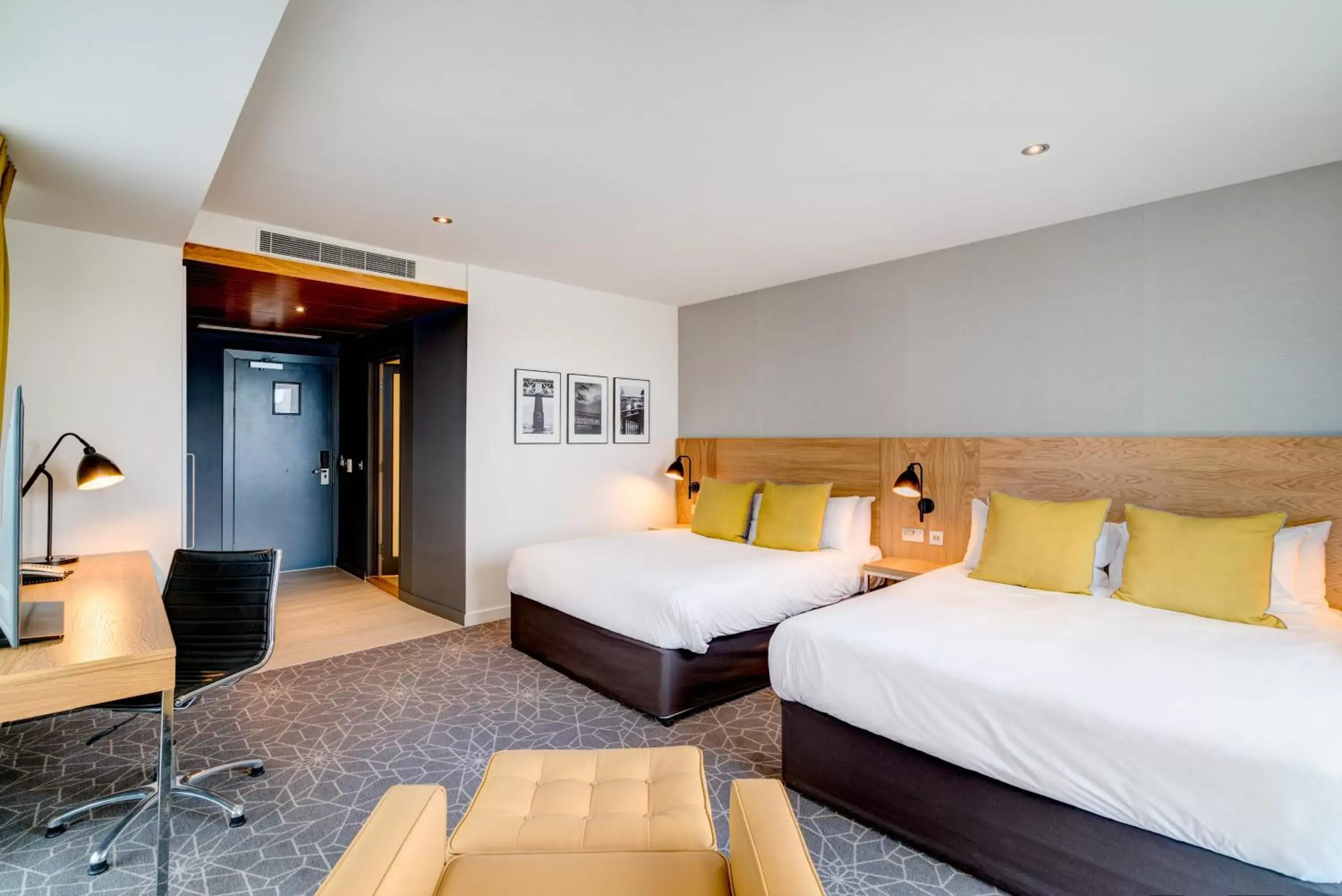 Bedroom, Bed in Apex City Quay Hotel & Spa
