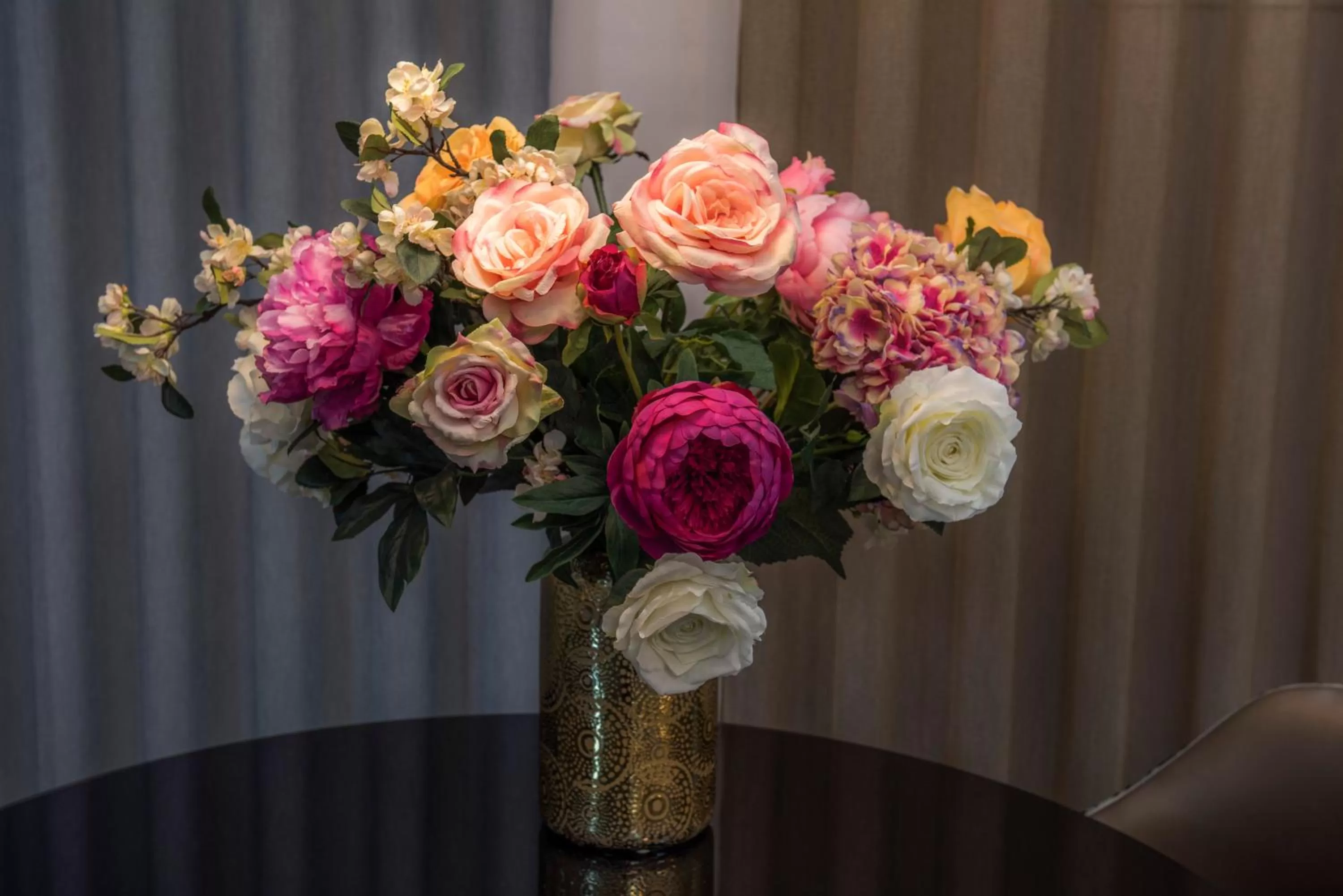 Decorative detail in Hôtel Mercure Paris Suresnes Longchamp