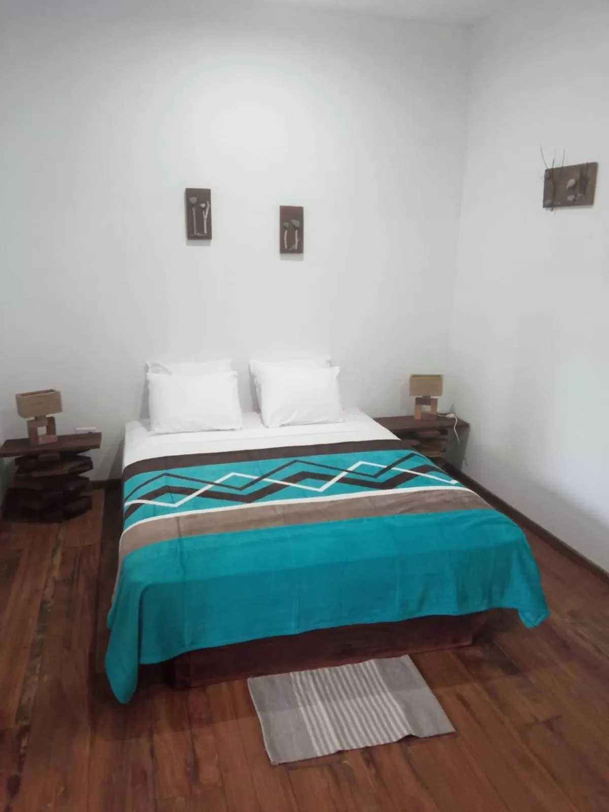 Bed in La Luciernaga Big Creek