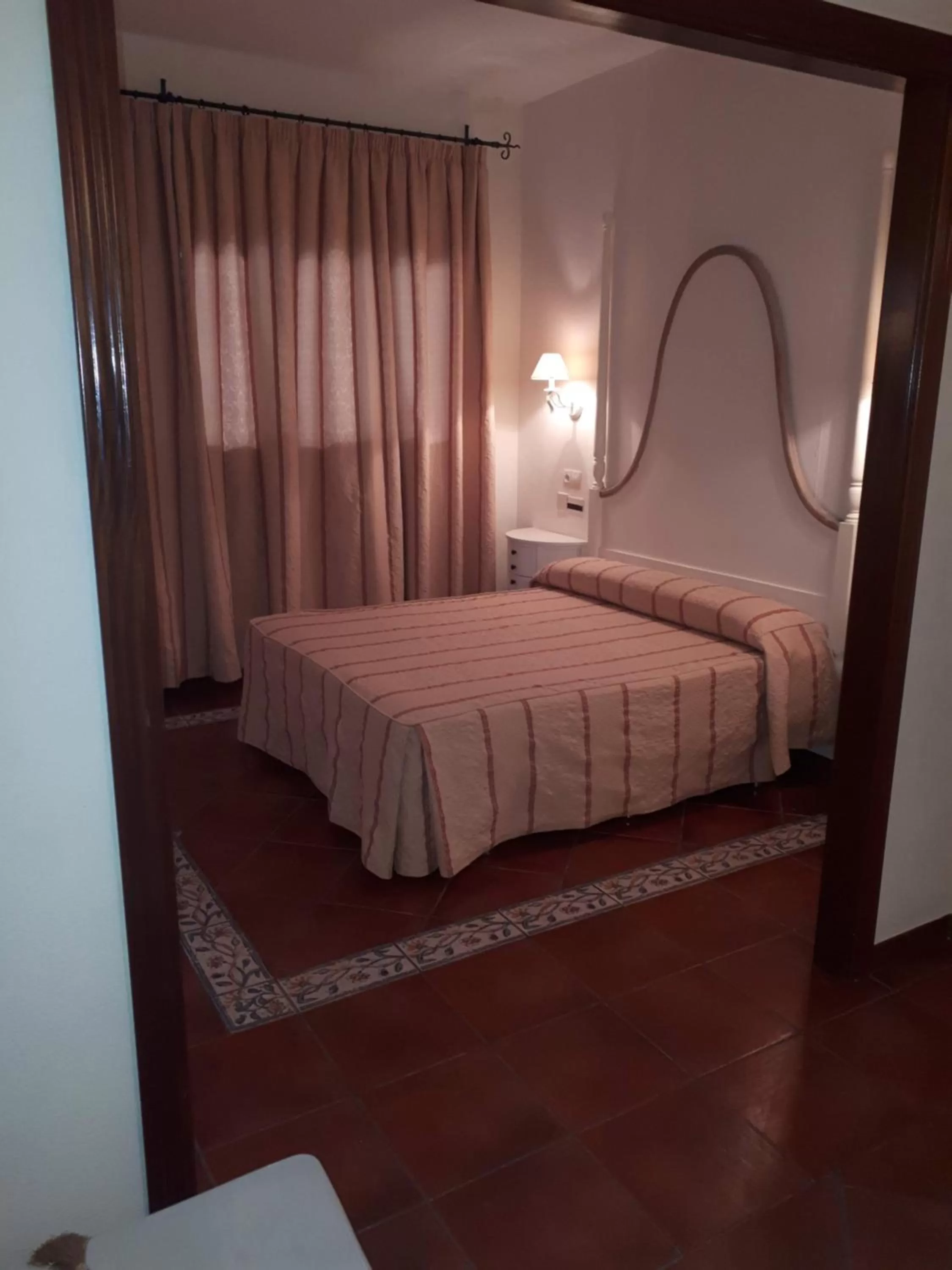 Photo of the whole room, Bed in Escua