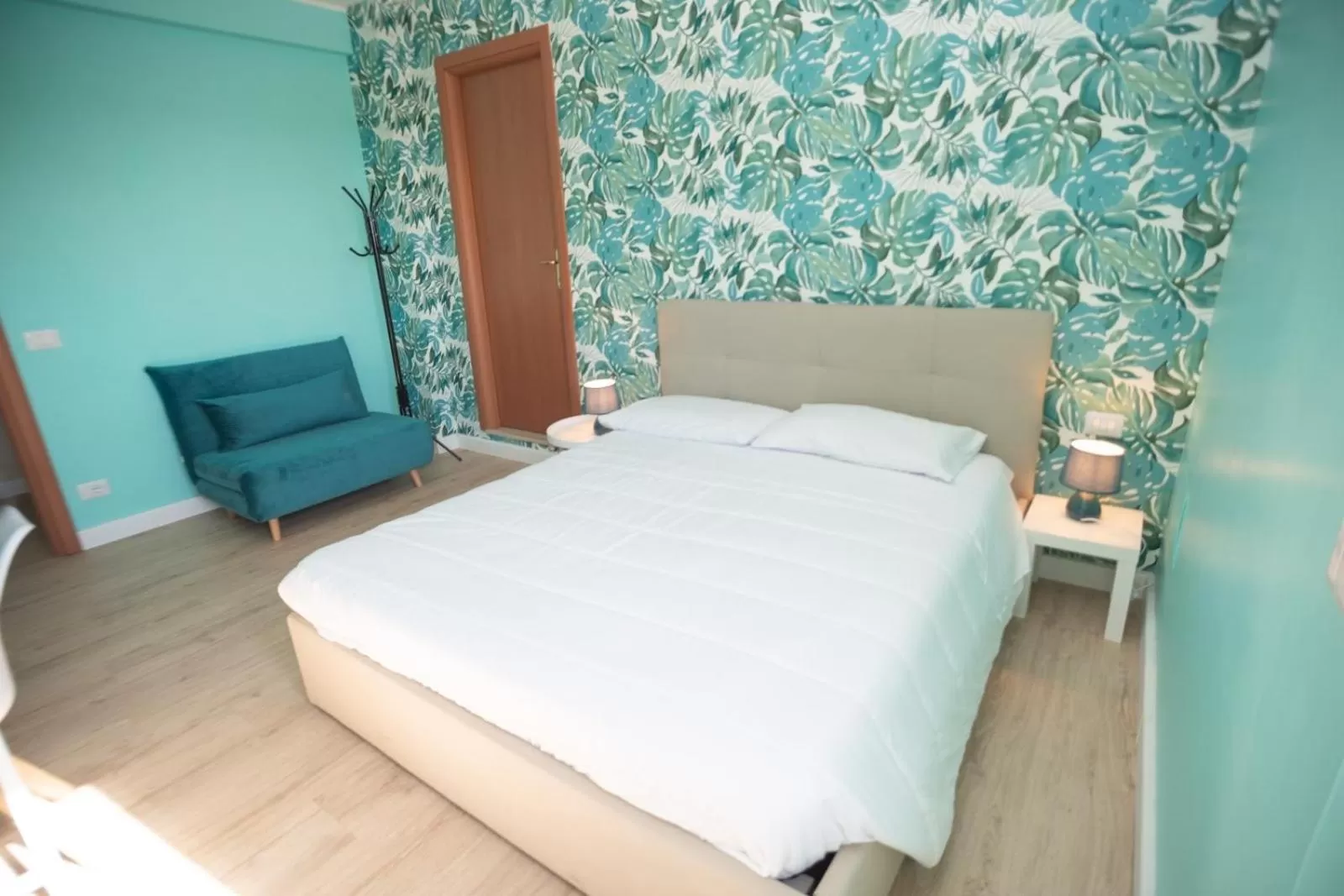 Bed in Casa flowers 2