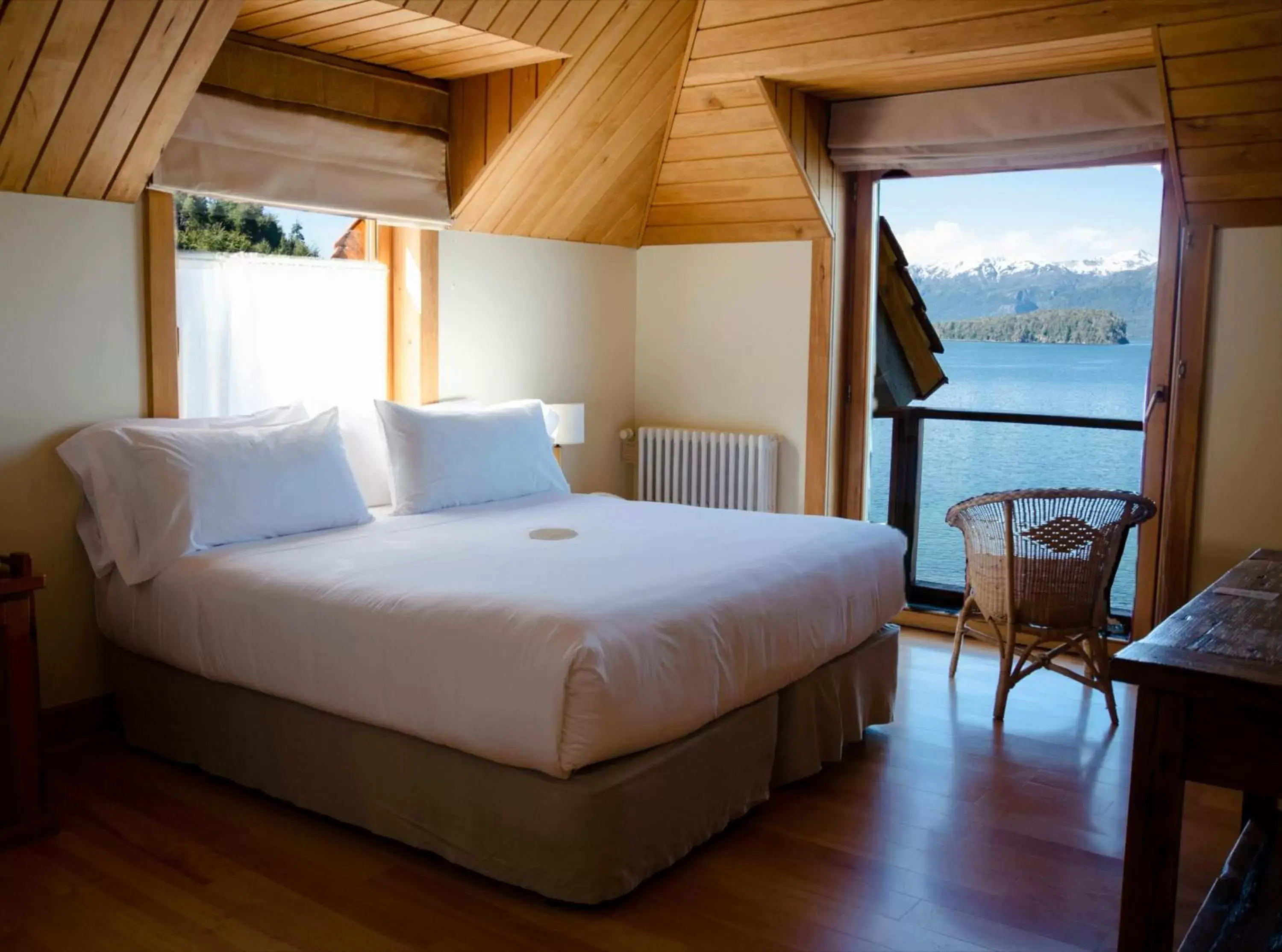 Bed in Correntoso Lake & River Hotel