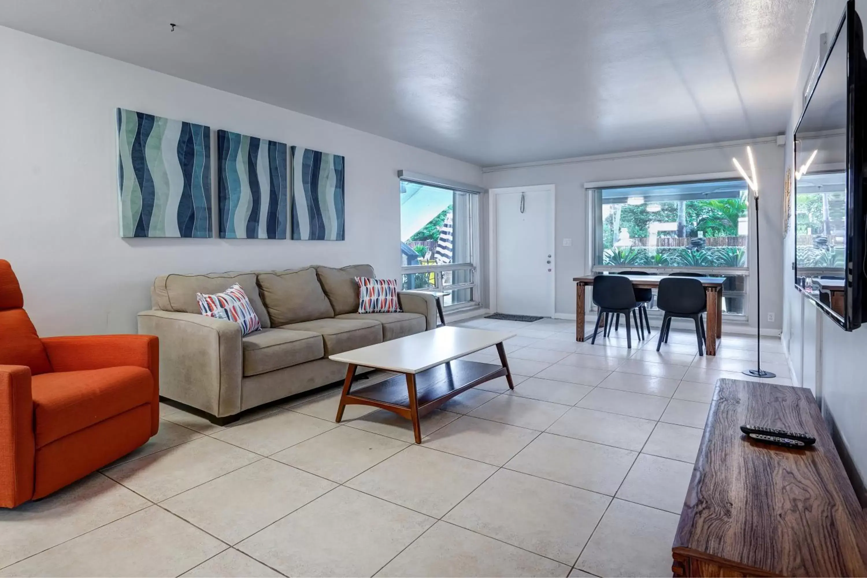 Seating Area in Ocean Villas of Deerfield