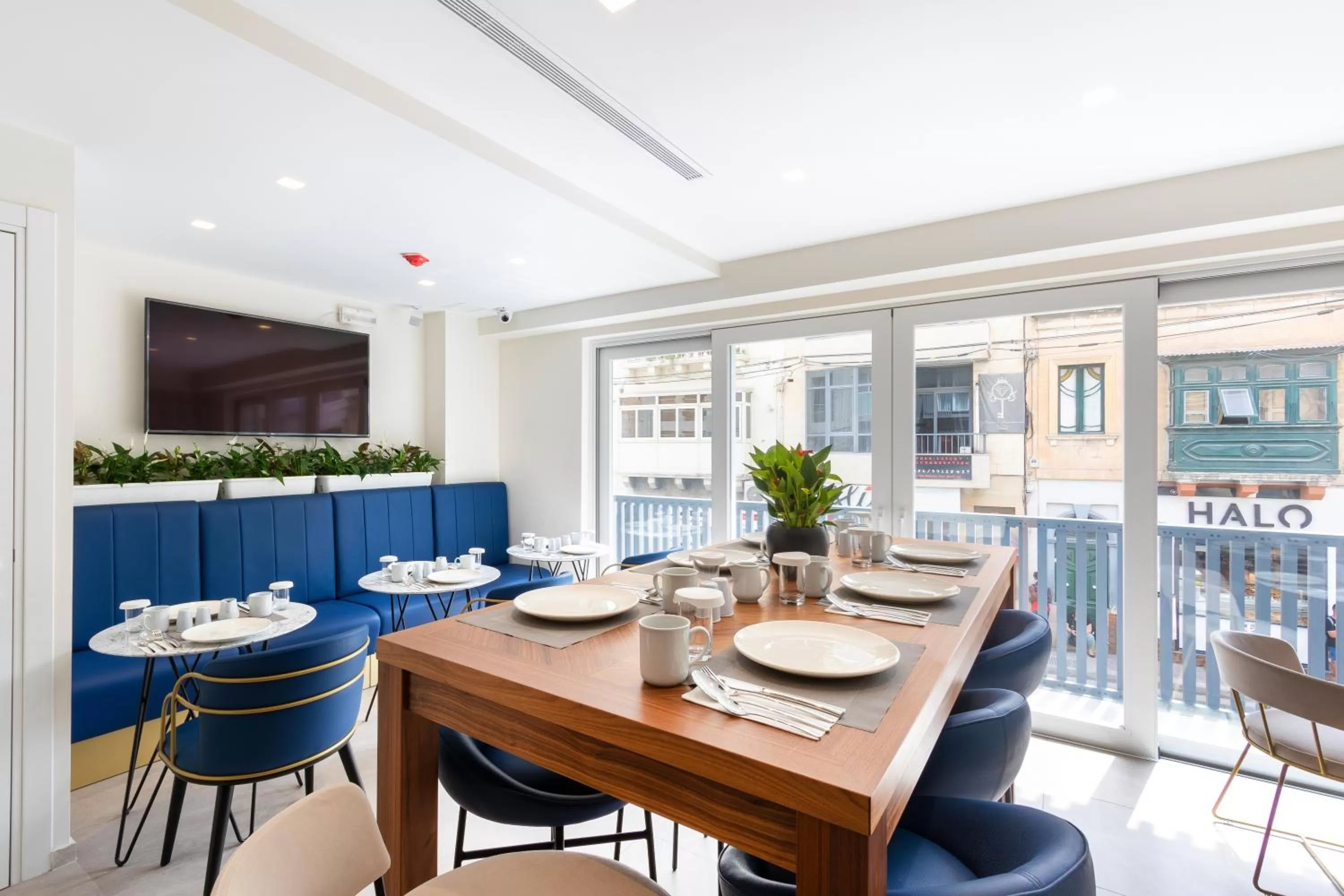 Restaurant/places to eat in The G Hotel by JL