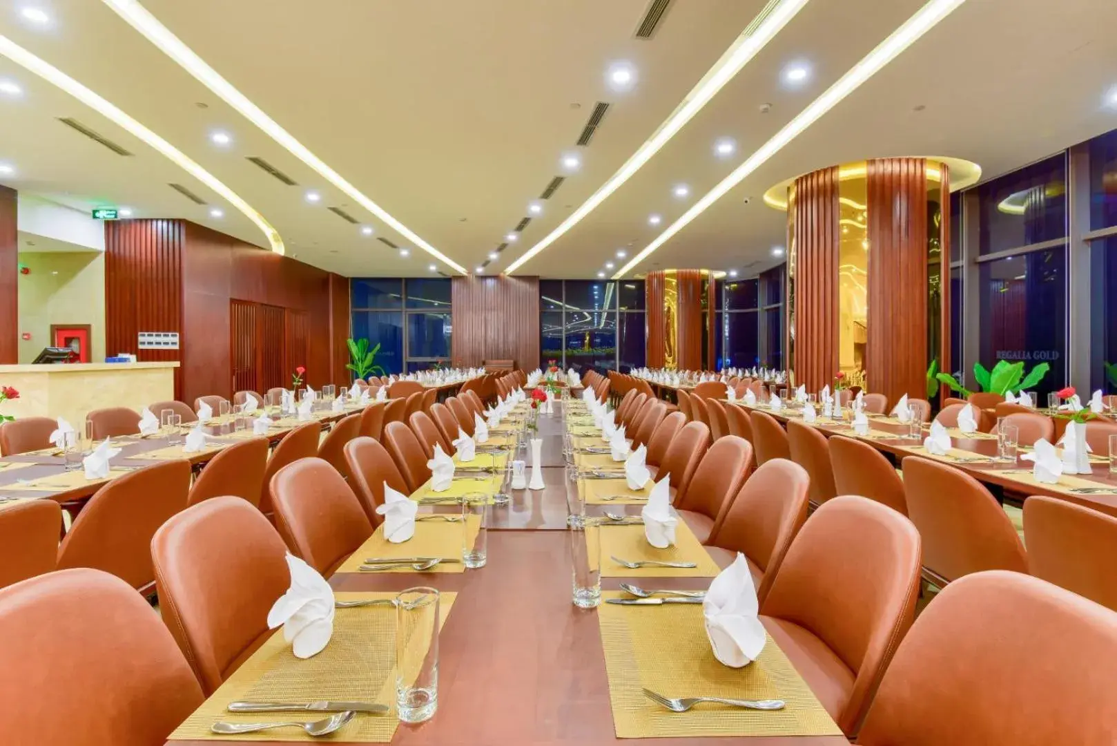 Restaurant/places to eat, Banquet Facilities in Regalia Gold Hotel