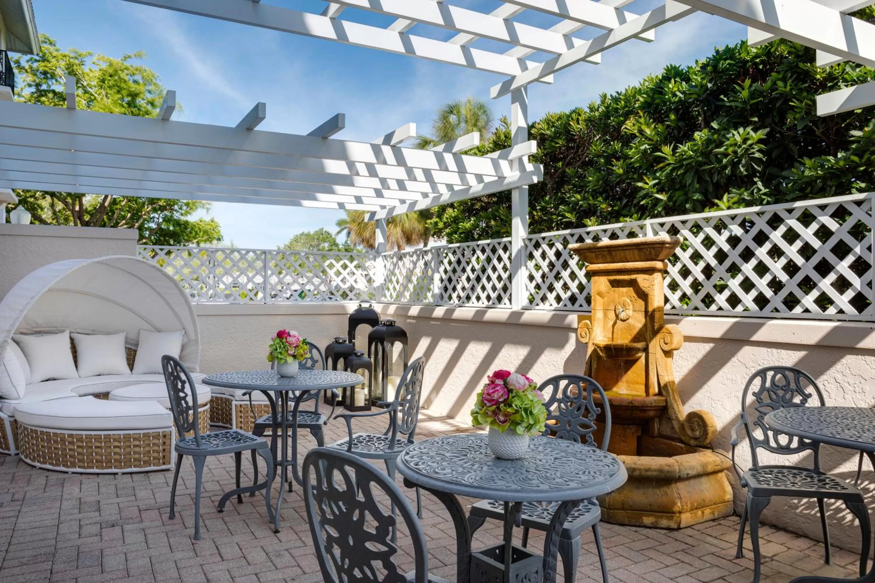 Patio in The Capri Inn