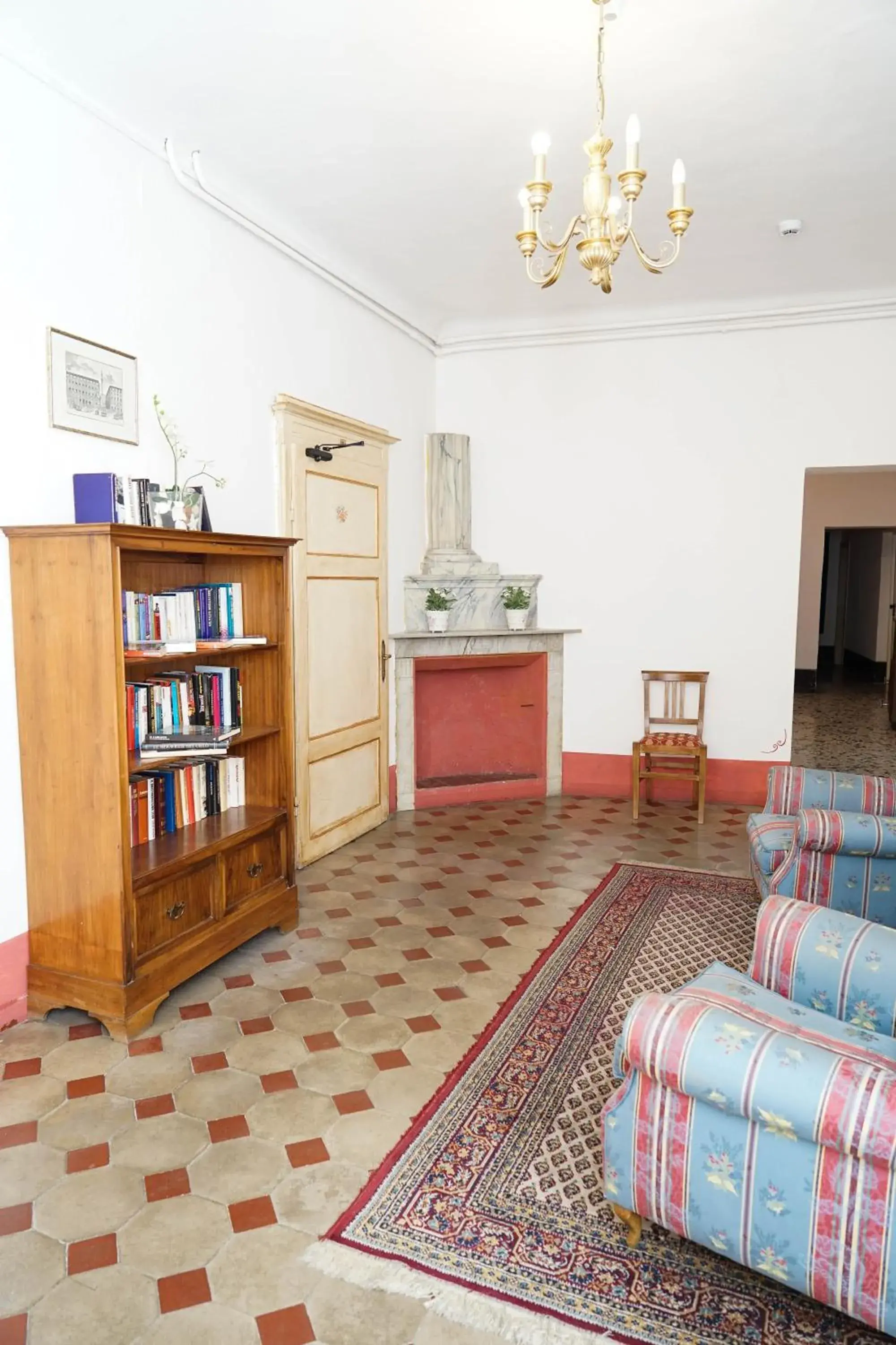 Library in Albergo Tre Donzelle