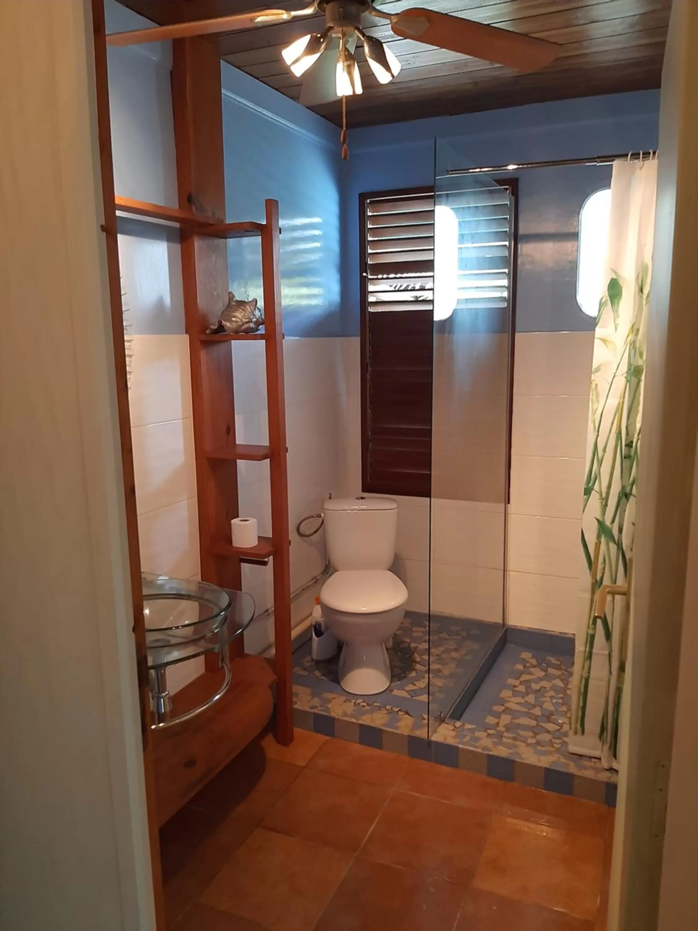 Bathroom in Les Gîtes de la Lézarde