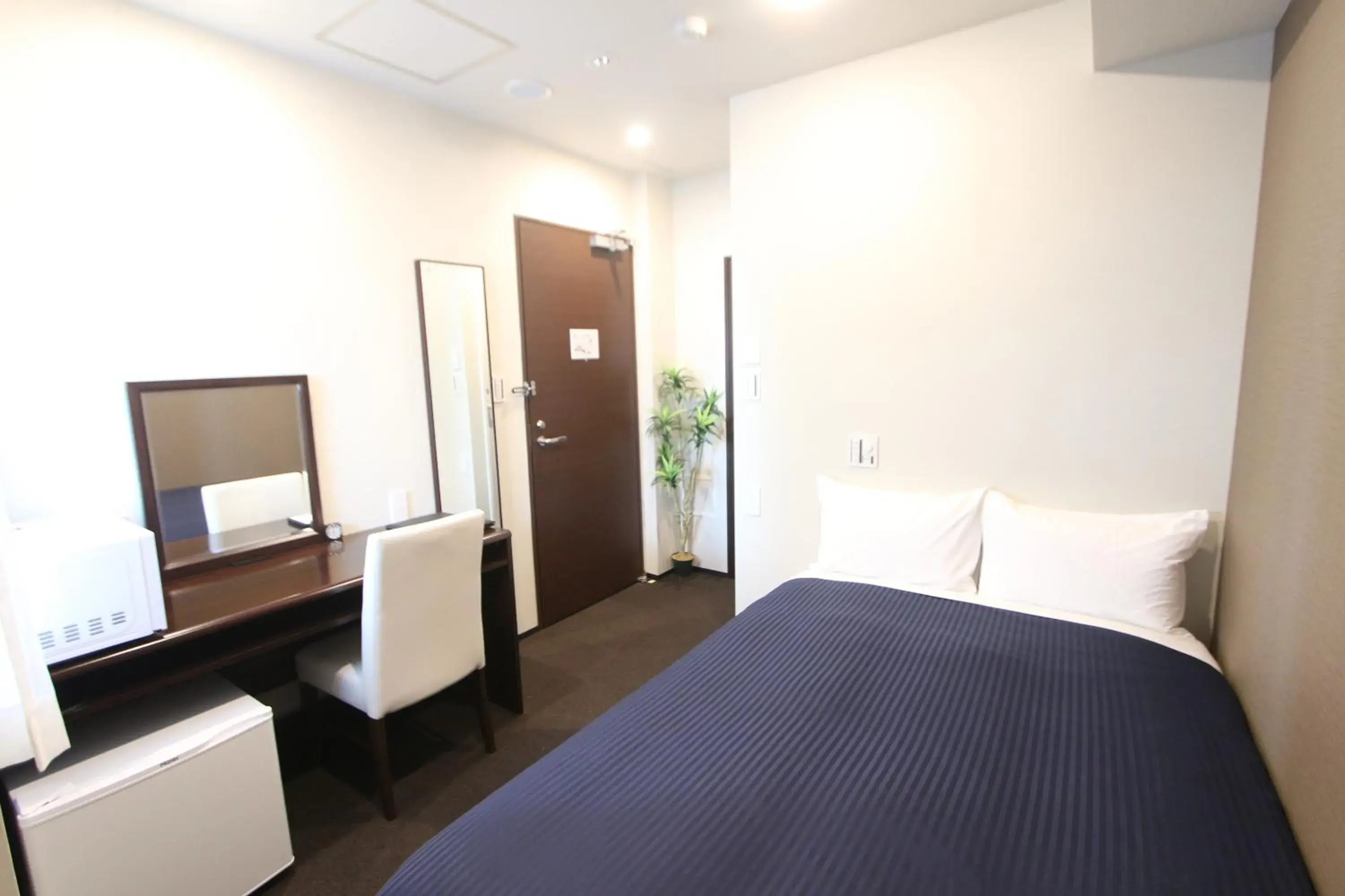 Photo of the whole room, Bed in HOTEL LiVEMAX Higashi Ginza