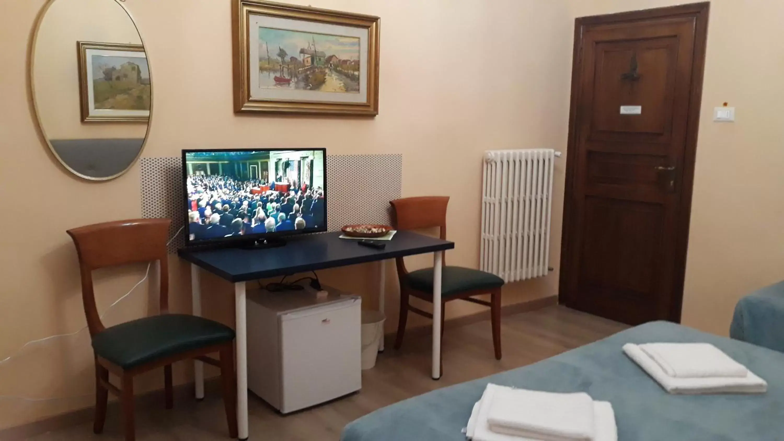 TV and multimedia, TV/Entertainment Center in Villa Matilde