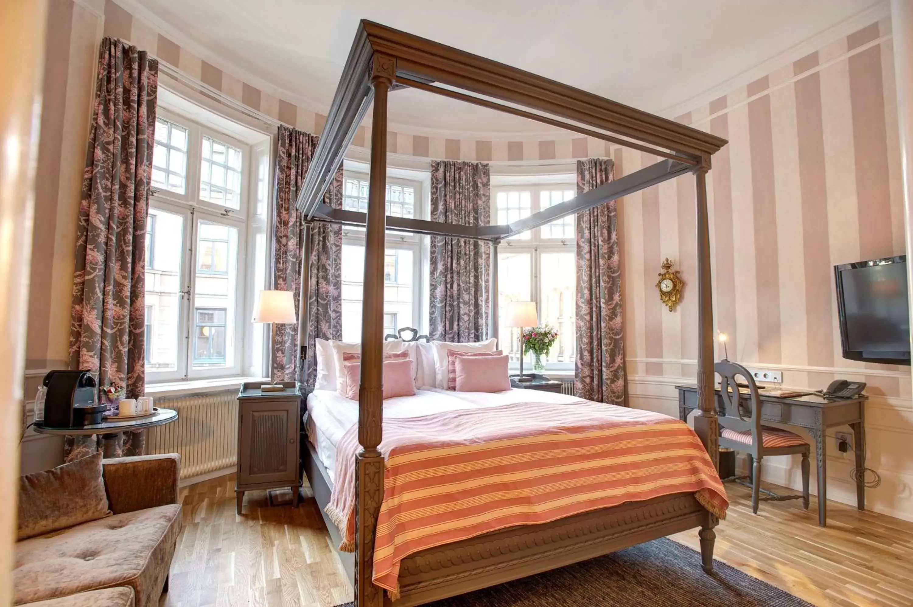 Bedroom, Bed in Hotel Kung Carl, WorldHotels Crafted