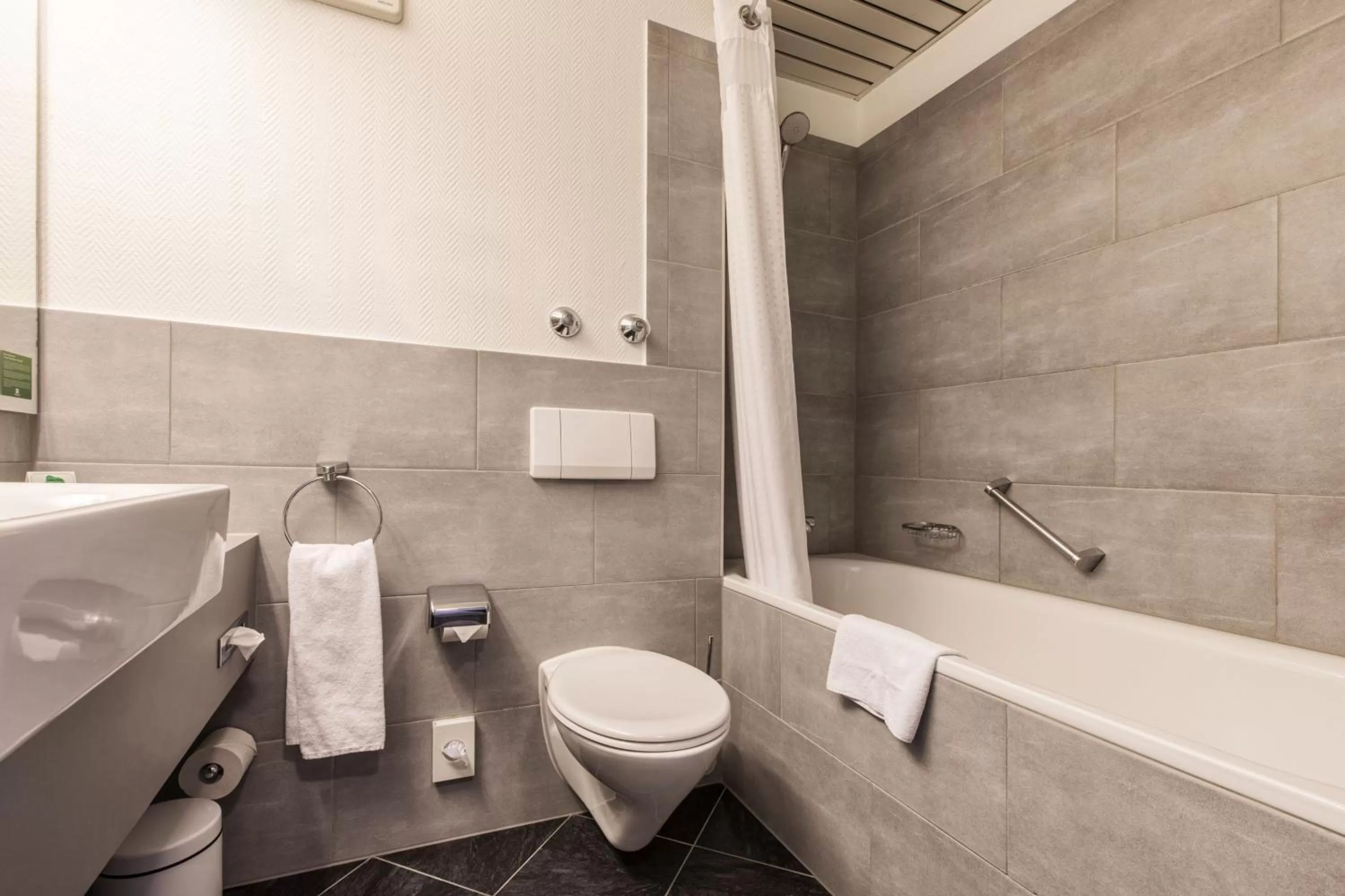 Photo of the whole room in Holiday Inn Düsseldorf-Neuss by IHG