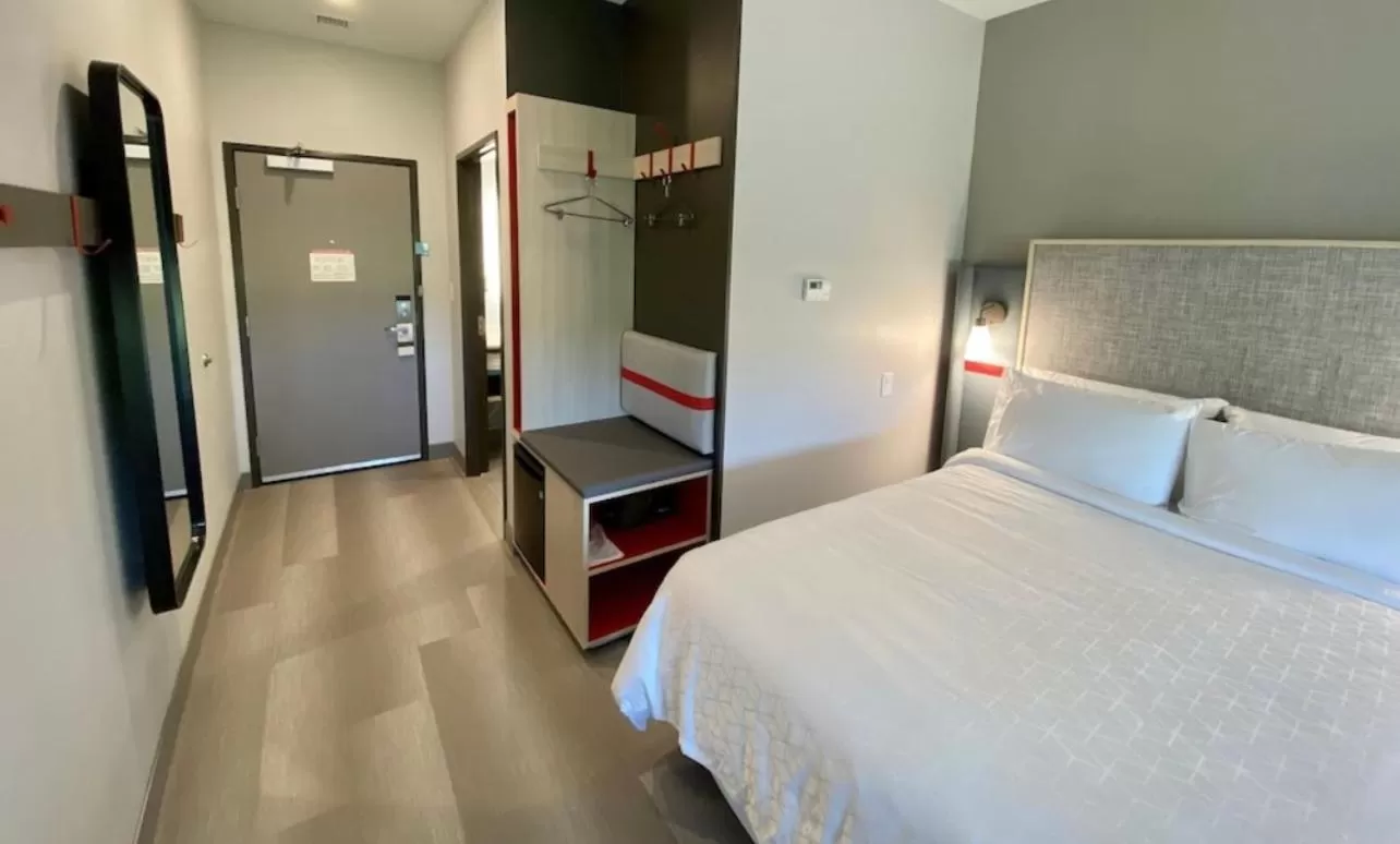 Bedroom, Bed in avid hotels - Macon North by IHG