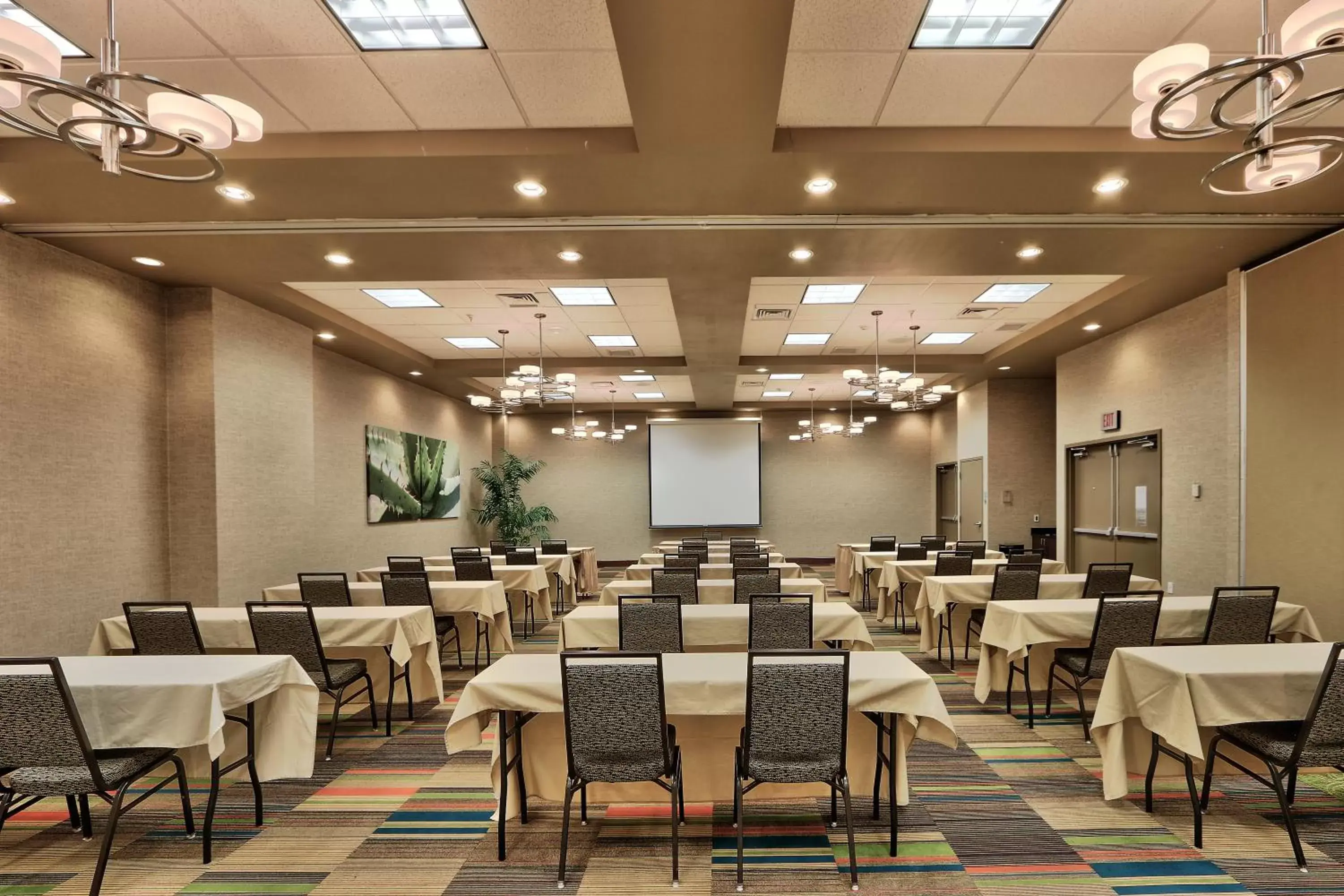 Meeting/conference room, Restaurant/Places to Eat in Holiday Inn Hotel and Suites Albuquerque - North Interstate 25, an IHG Hotel