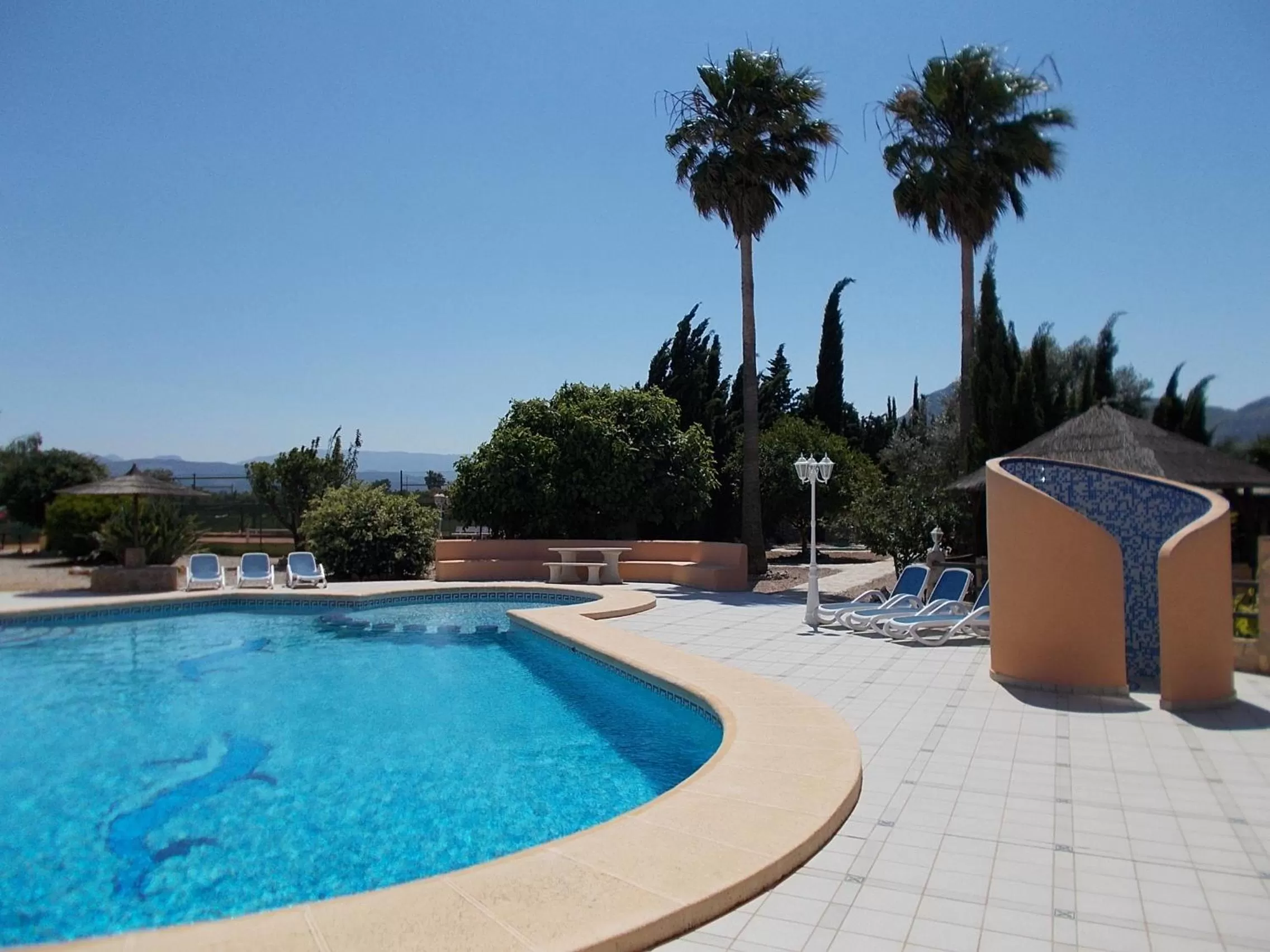 Property building in Pensión Los Caballos