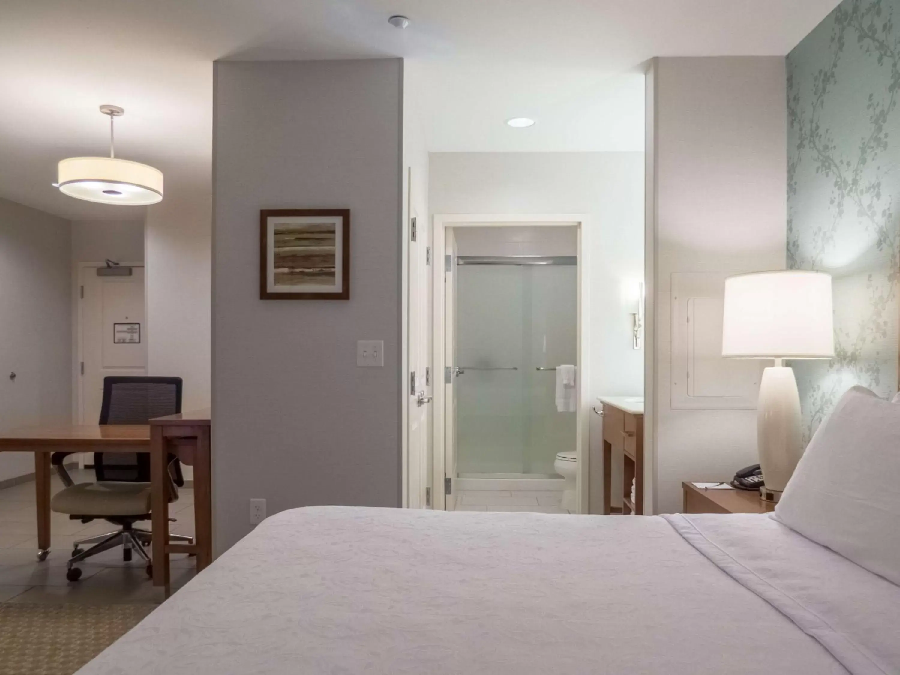 Bedroom, Bed in Homewood Suites by Hilton Gateway Hills Nashua