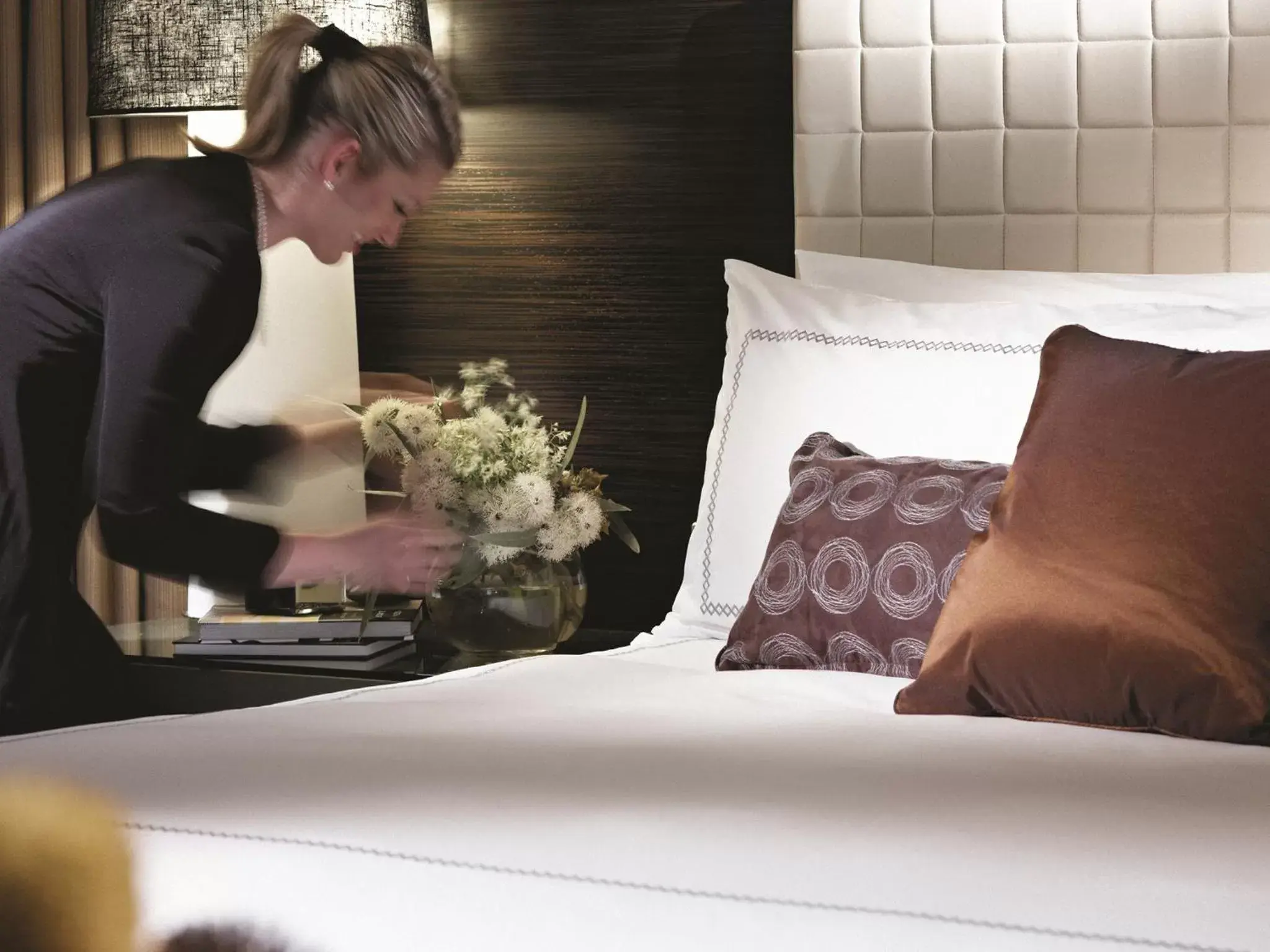 Staff, Bed in Four Seasons Hotel Sydney