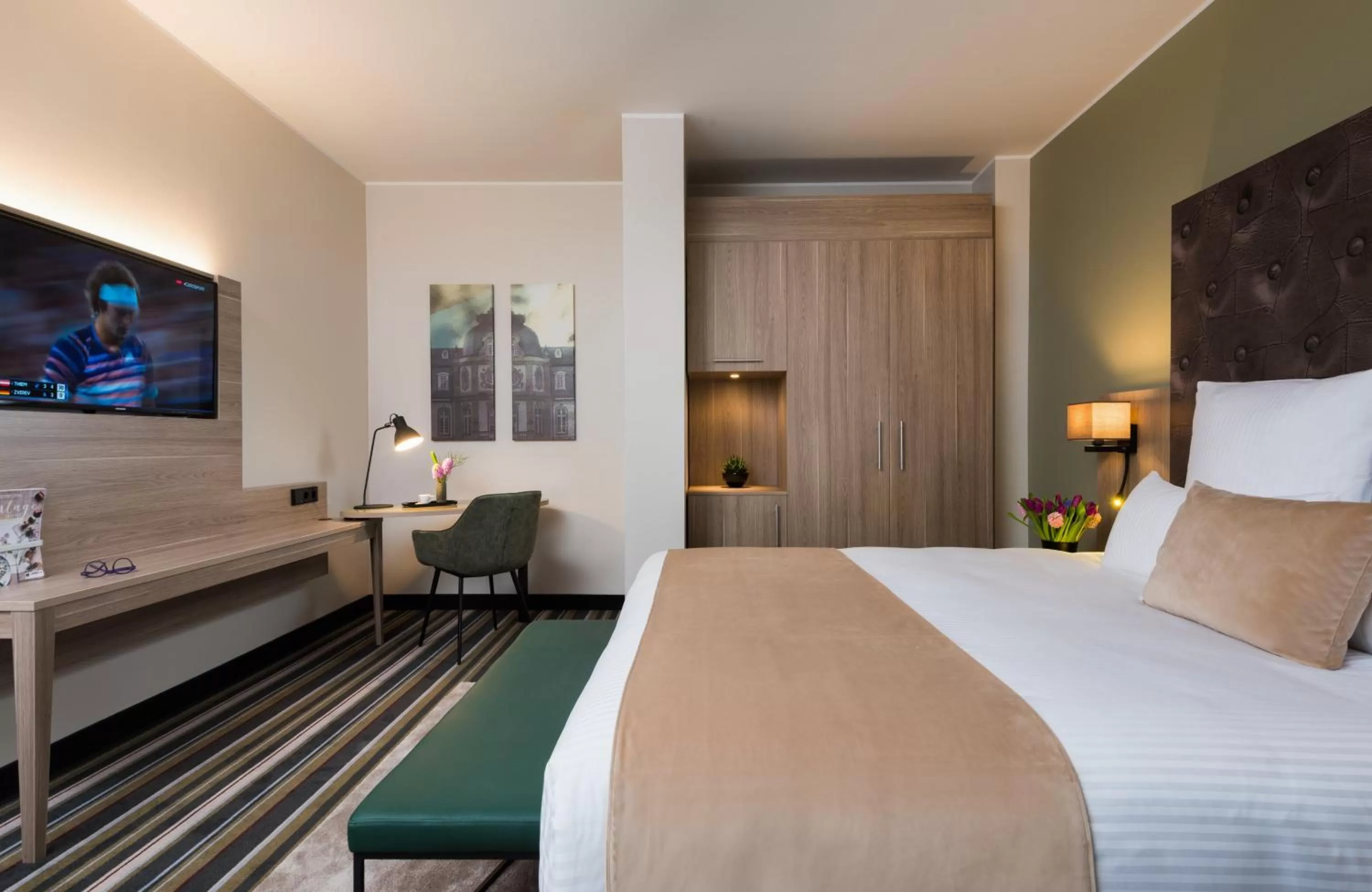 Bedroom, Bed in Leonardo Hotel Offenbach Frankfurt