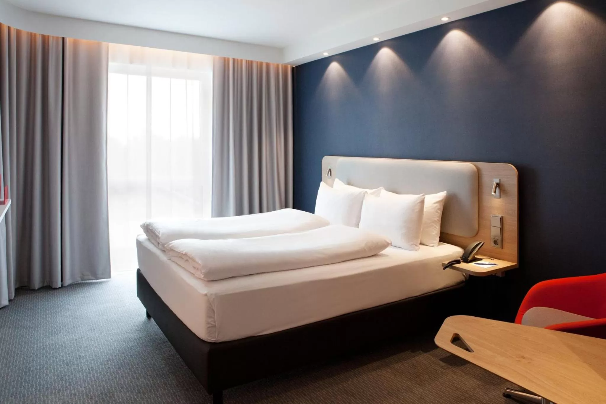 Photo of the whole room, Bed in Holiday Inn Express - Siegen by IHG