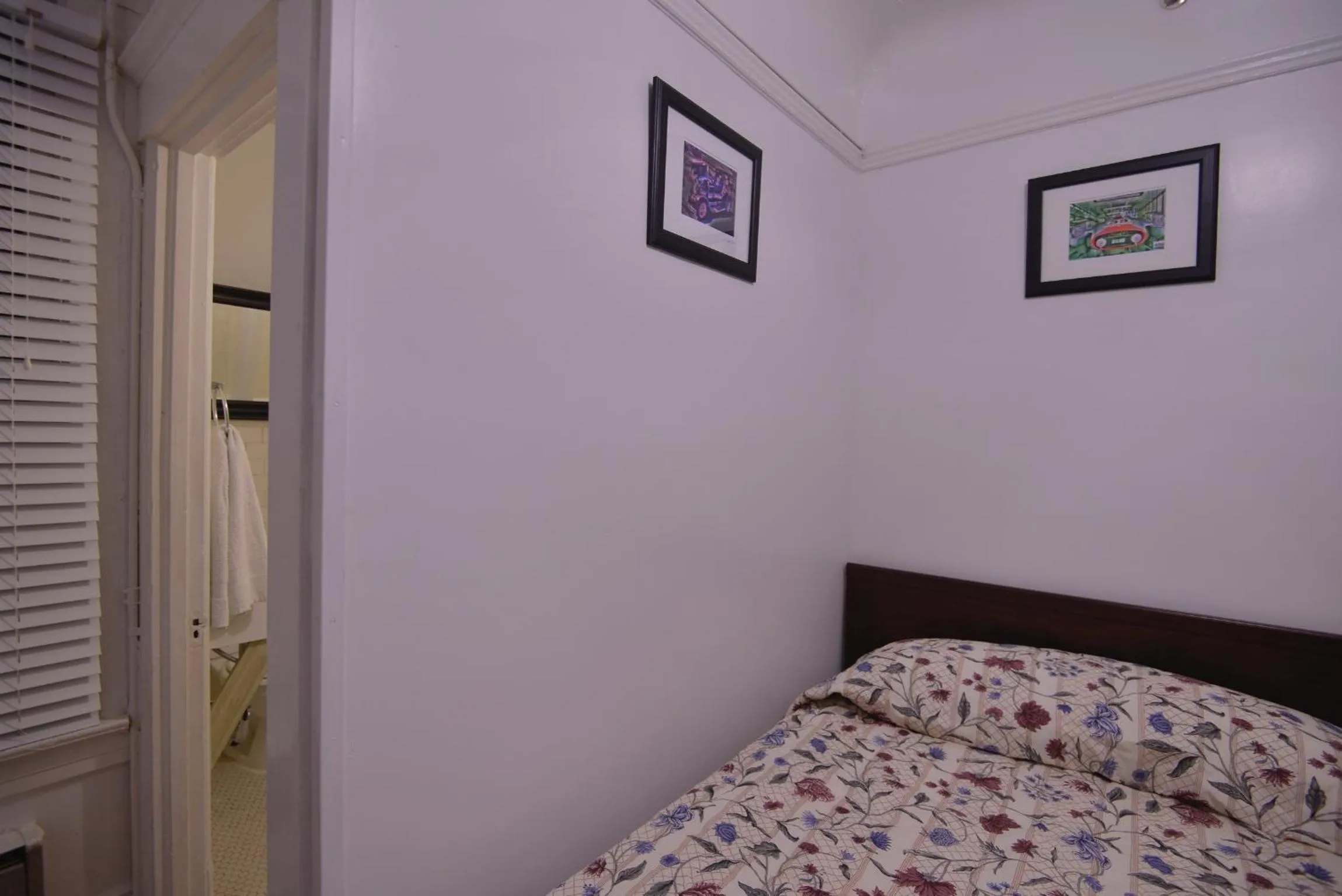 Bathroom, Bed in Cable Car Hotel