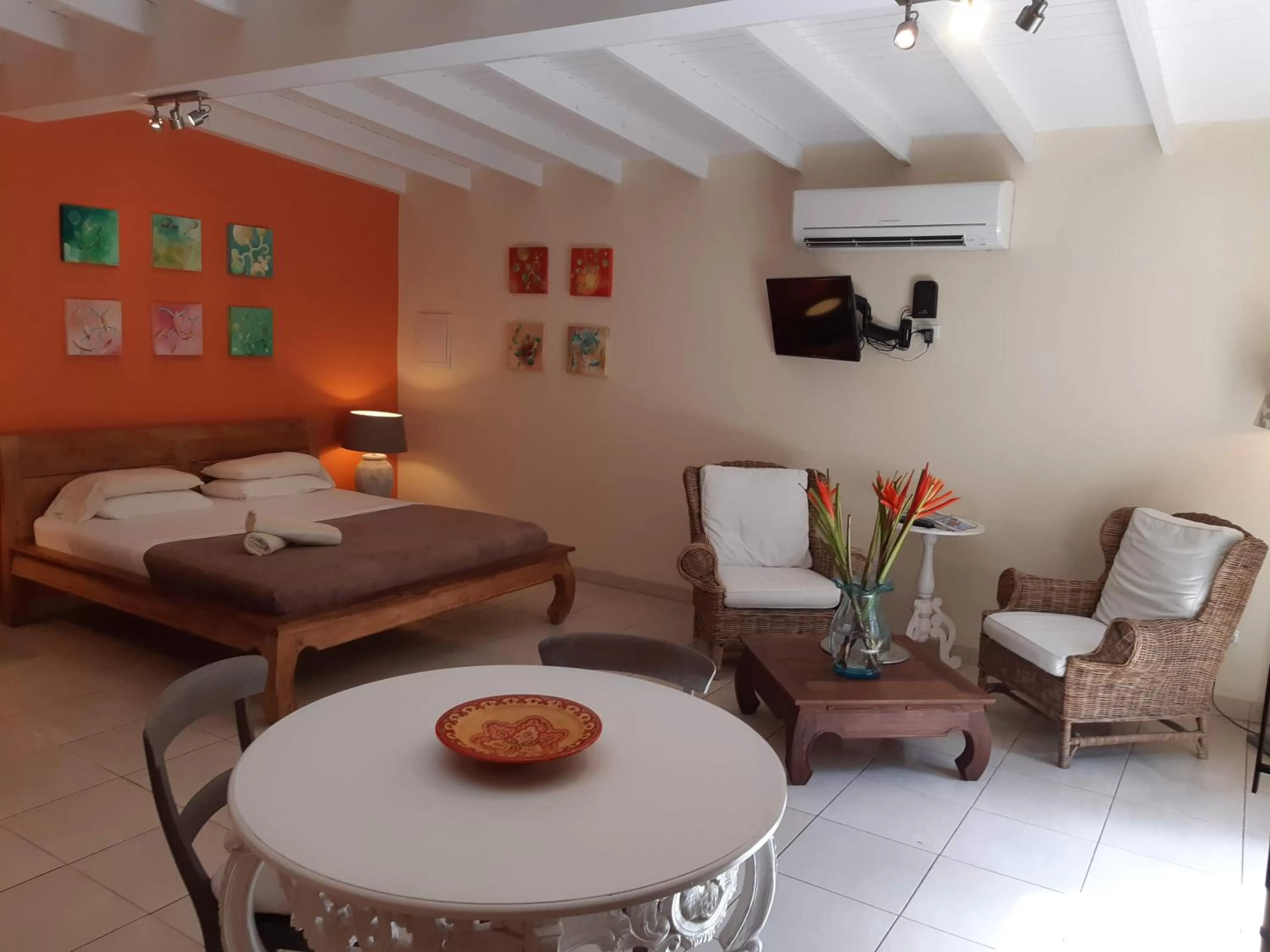 Photo of the whole room, Bed in Wonders Boutique Hotel