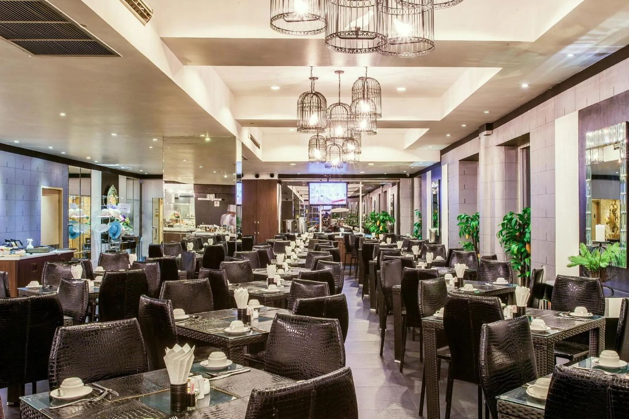 Restaurant/Places to Eat in Patong Heritage Hotel Phuket - SHA Extra Plus