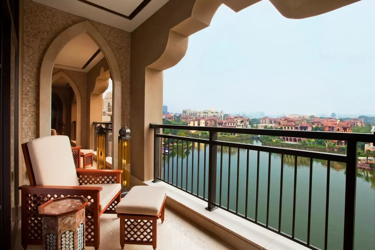 Balcony/Terrace in Sheraton Qingyuan Lion Lake Resort