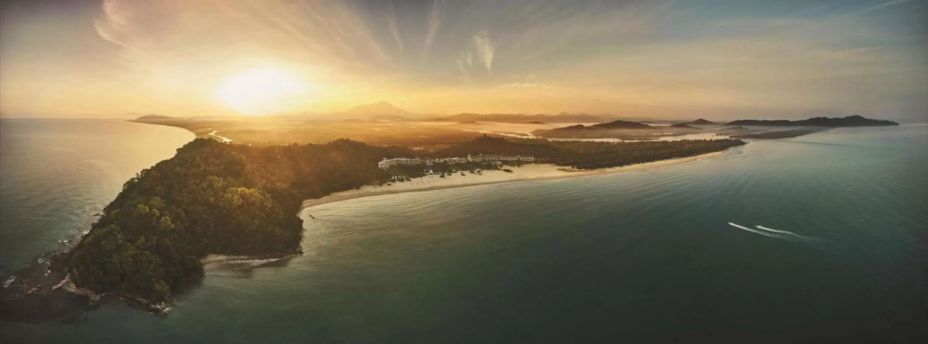 Property building in Shangri-La Rasa Ria, Kota Kinabalu Property building in Shangri-La Rasa Ria, Kota Kinabalu