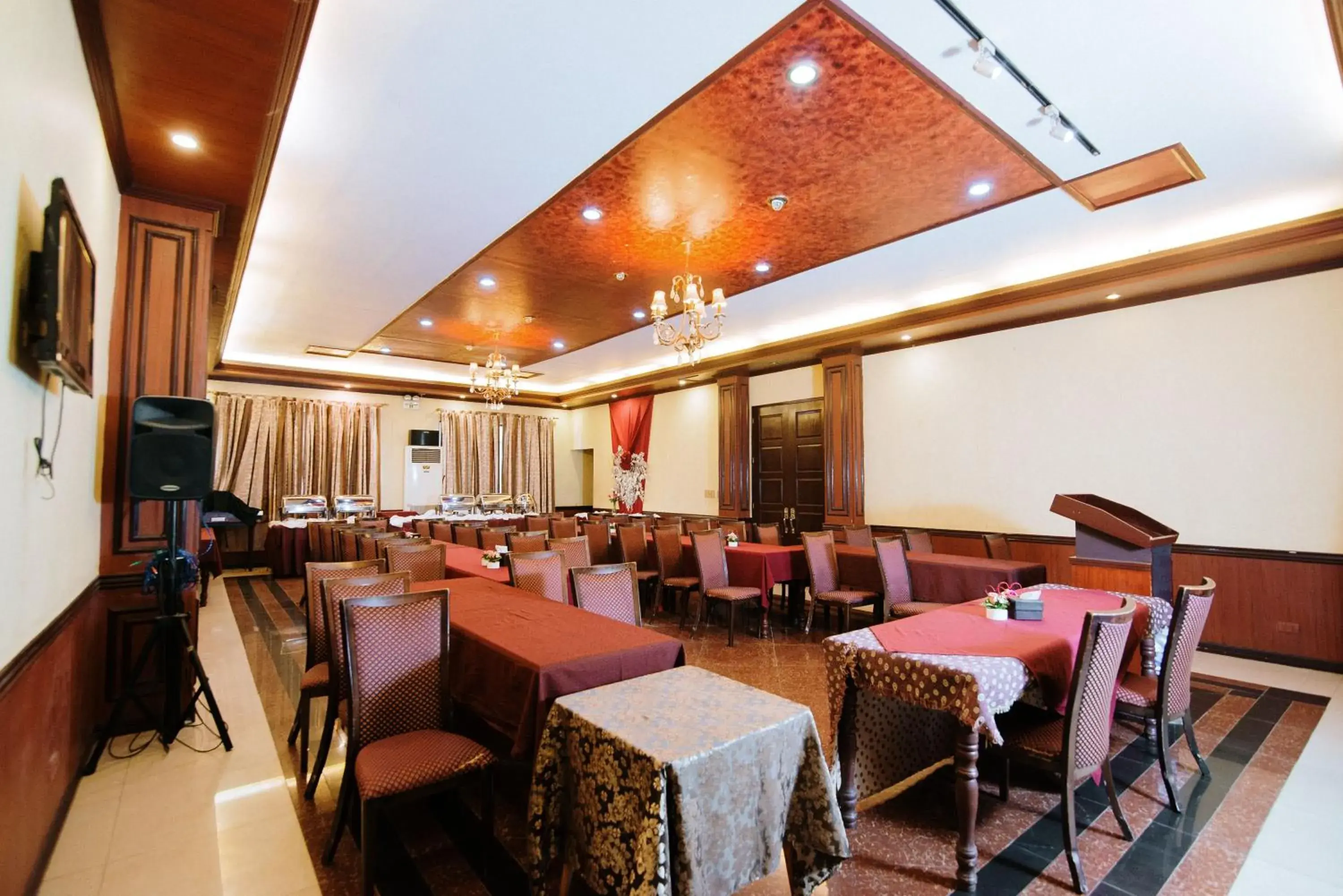 Business facilities, Restaurant/Places to Eat in Hotel San Marco