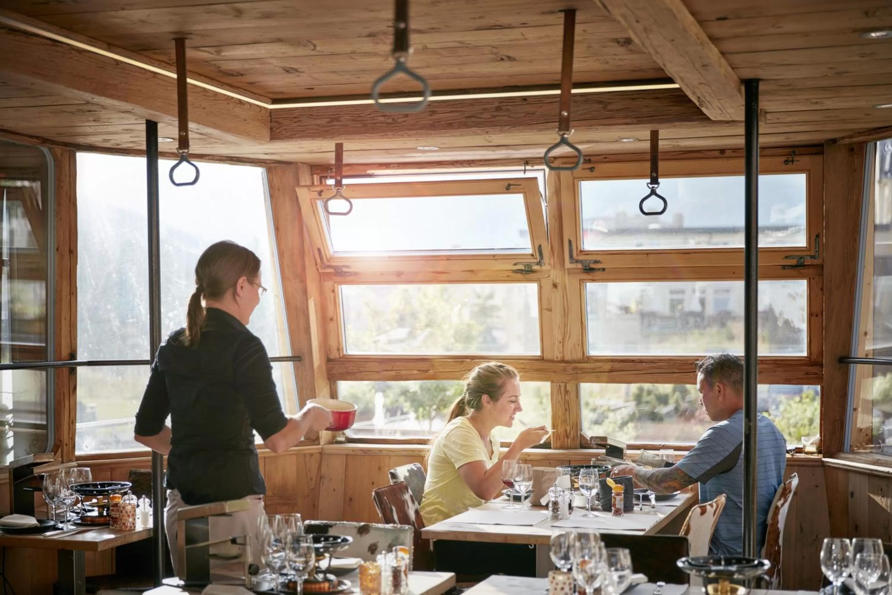 Restaurant/places to eat in Hotel Steinbock Pontresina