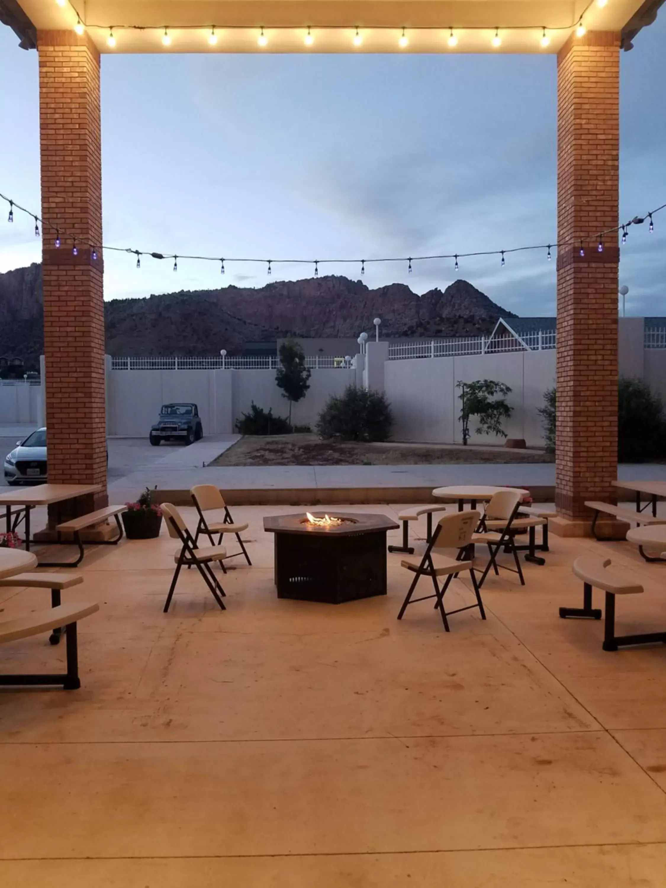 Balcony/Terrace in Zion's Most Wanted Hotel