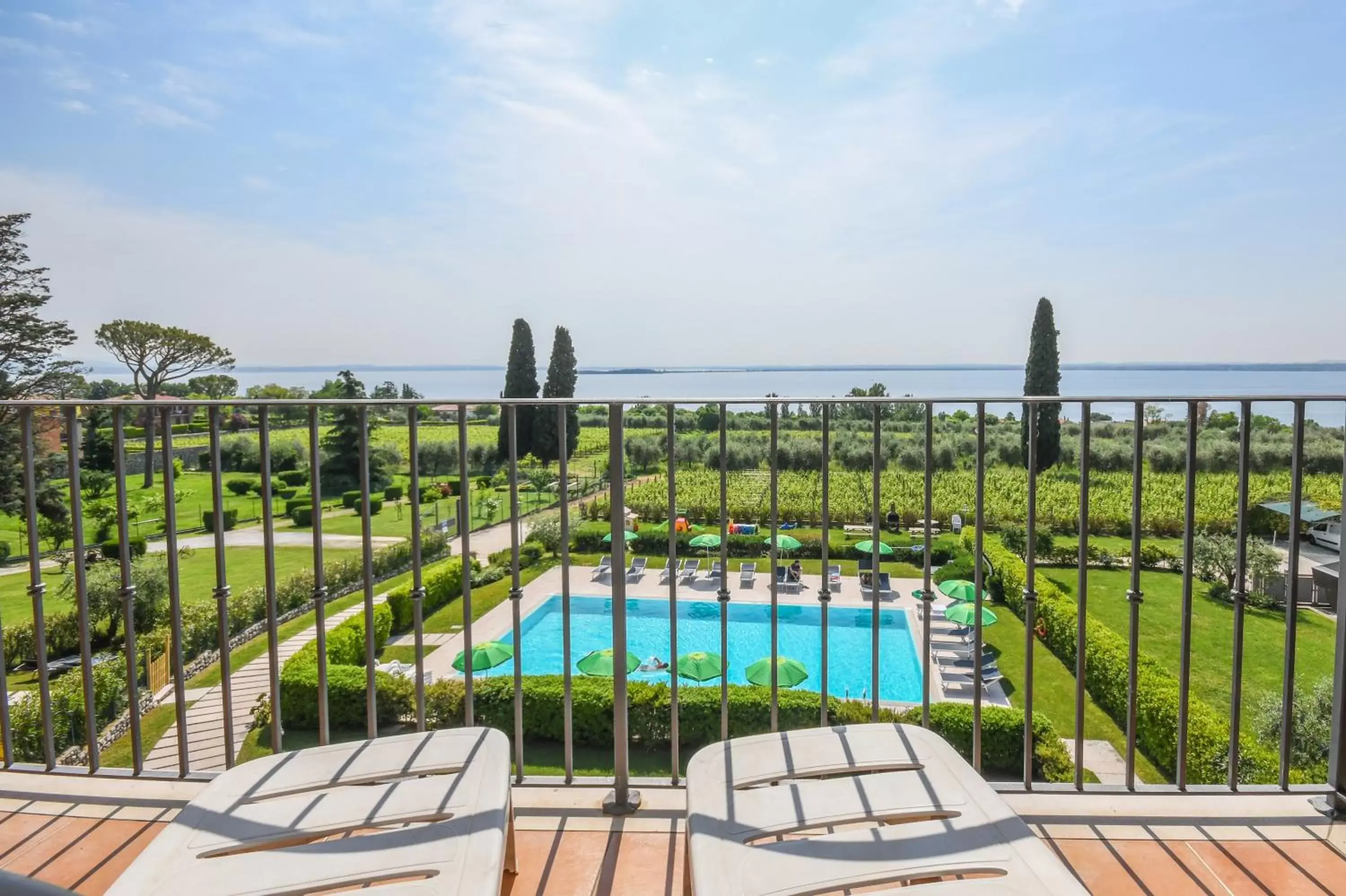 Pool View in Residence Corte Ferrari -Ciao Vacanze-