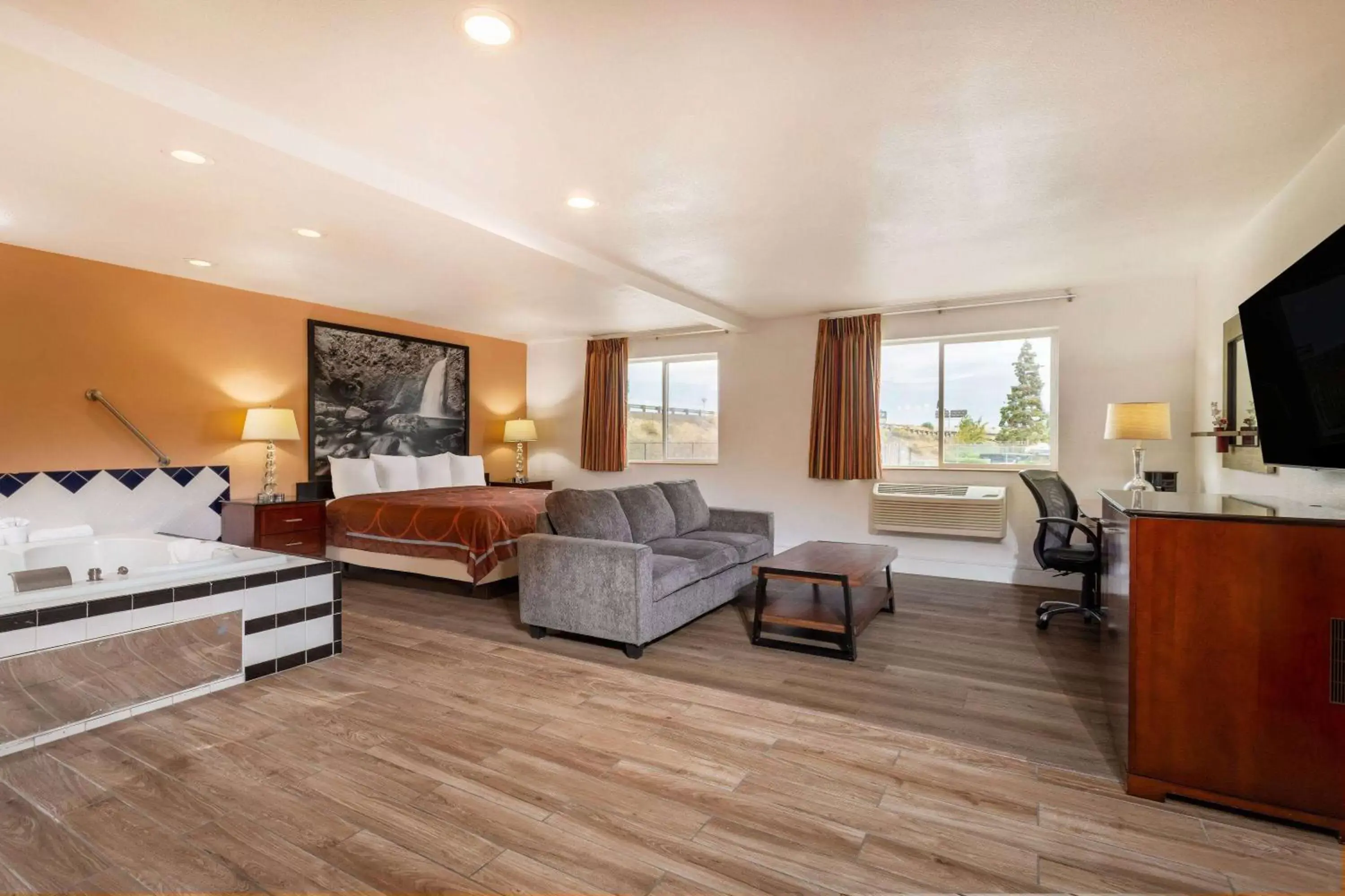 Hot Tub, Bed in Super 8 by Wyndham The Dalles OR Hot Tub, Bed in Super 8 by Wyndham The Dalles OR