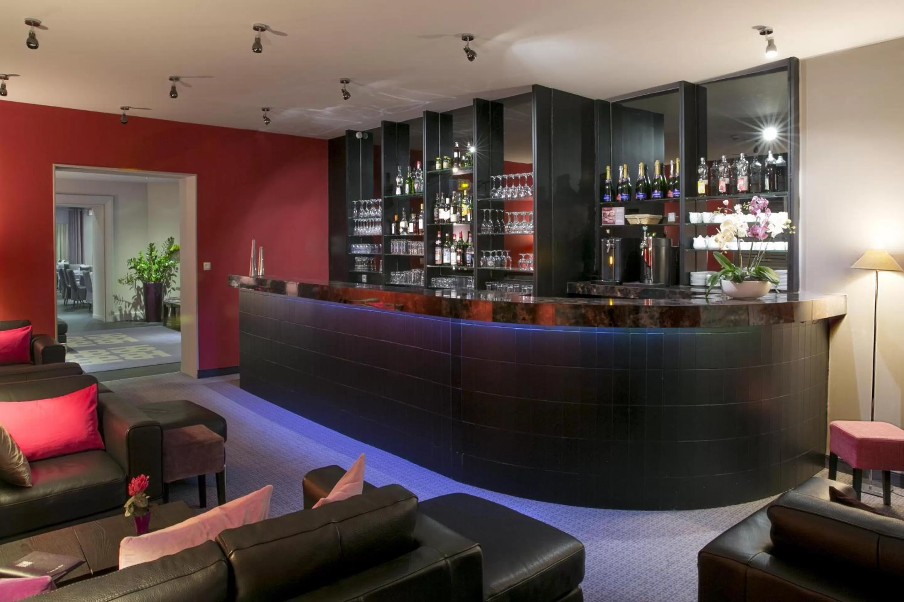 Lounge or bar in Best Western Hotel de la Breche