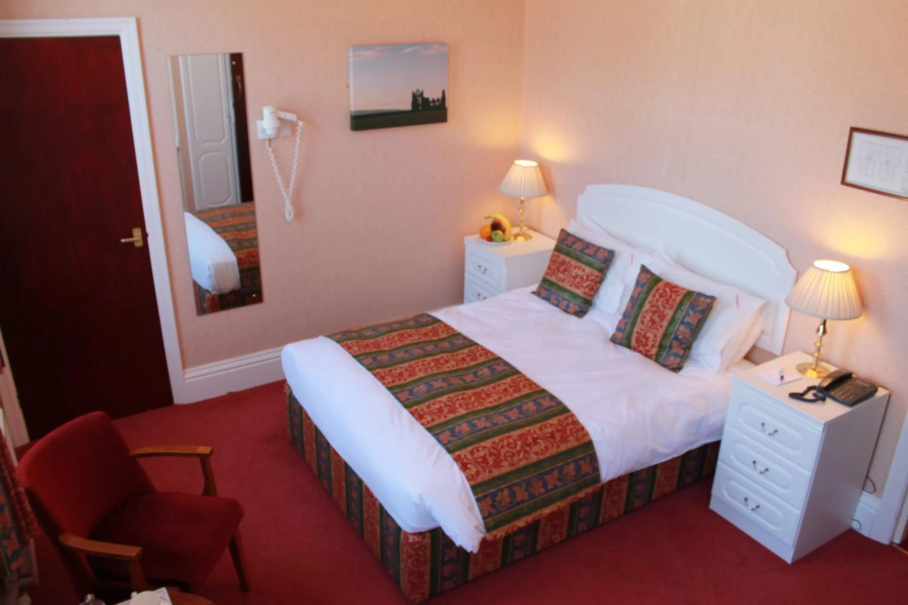 Double Room in Saxonville Hotel