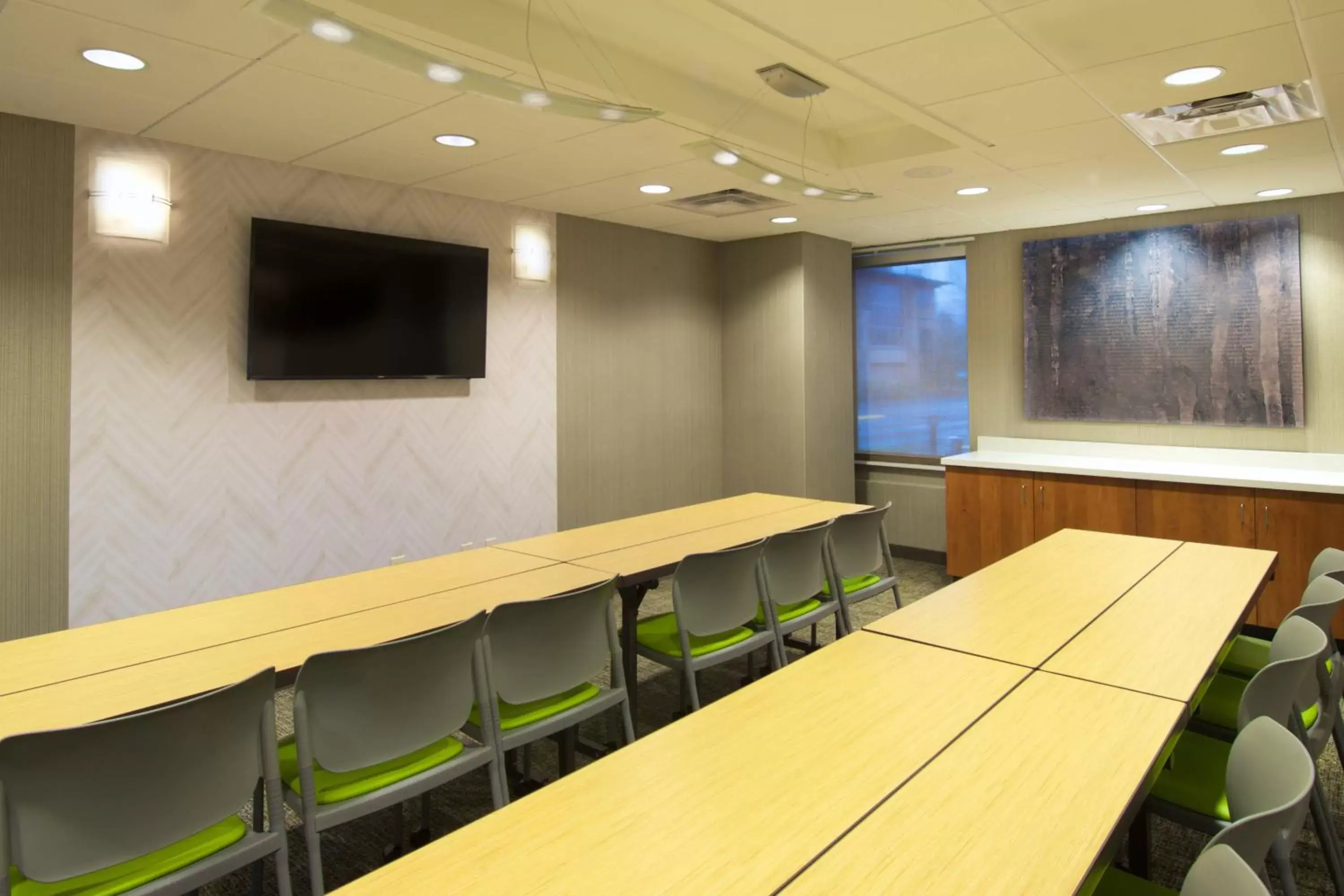 Meeting/conference room in SpringHill Suites by Marriott Seattle Issaquah