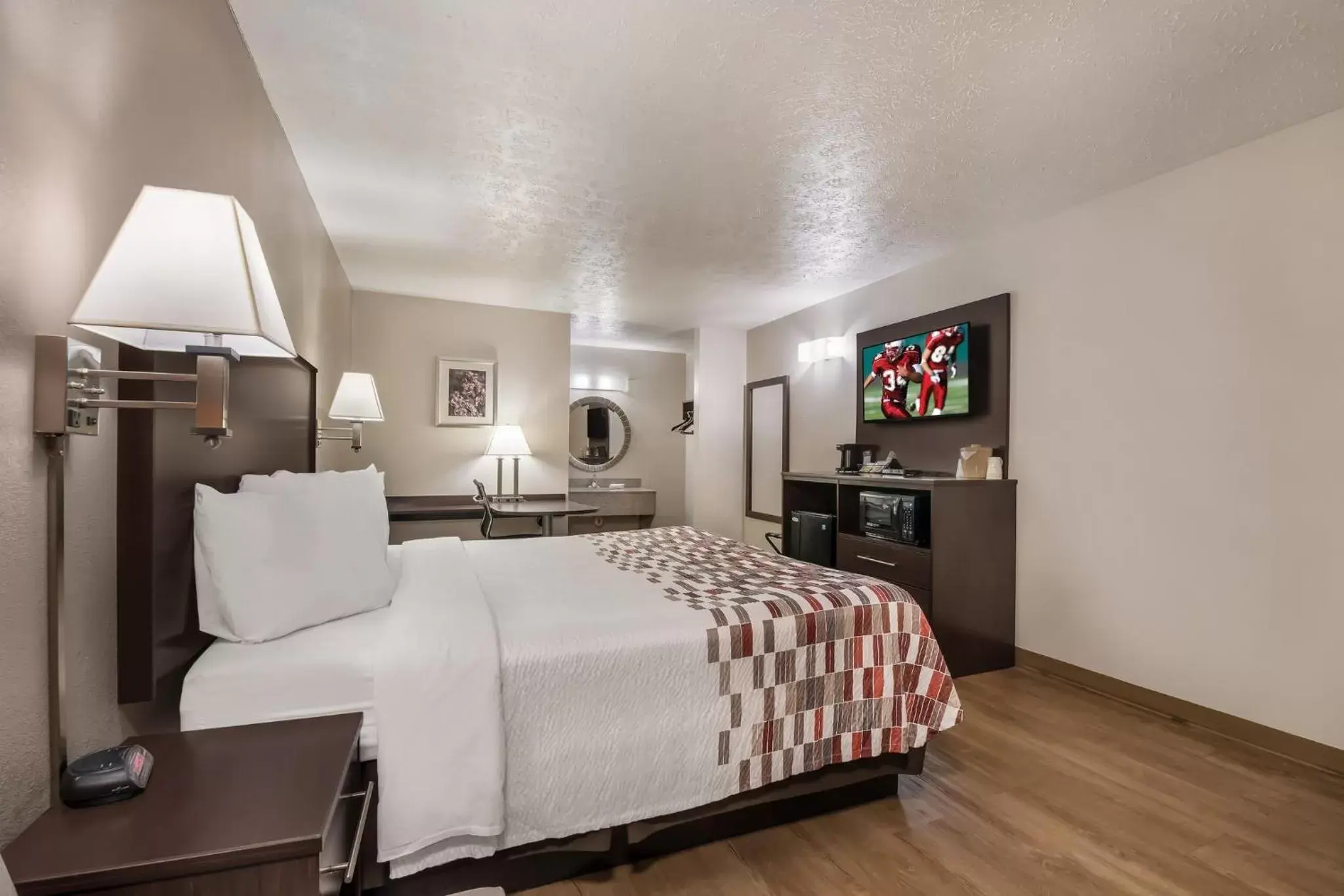 Photo of the whole room in Red Roof Inn Crossville Photo of the whole room in Red Roof Inn Crossville